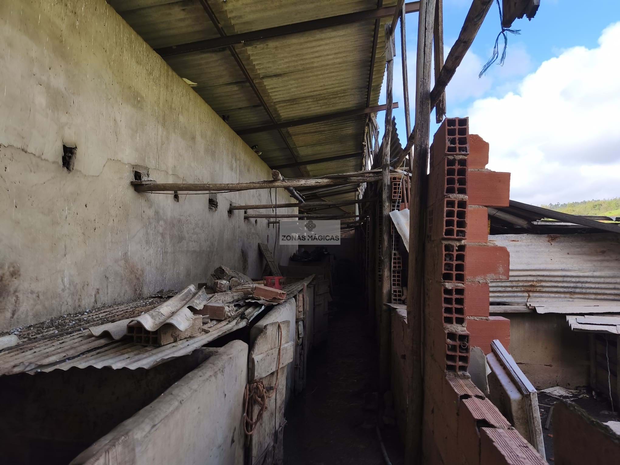 4 Bed, 1 Bath, HouseFor Sale, Monchique, Faro, 8550-128