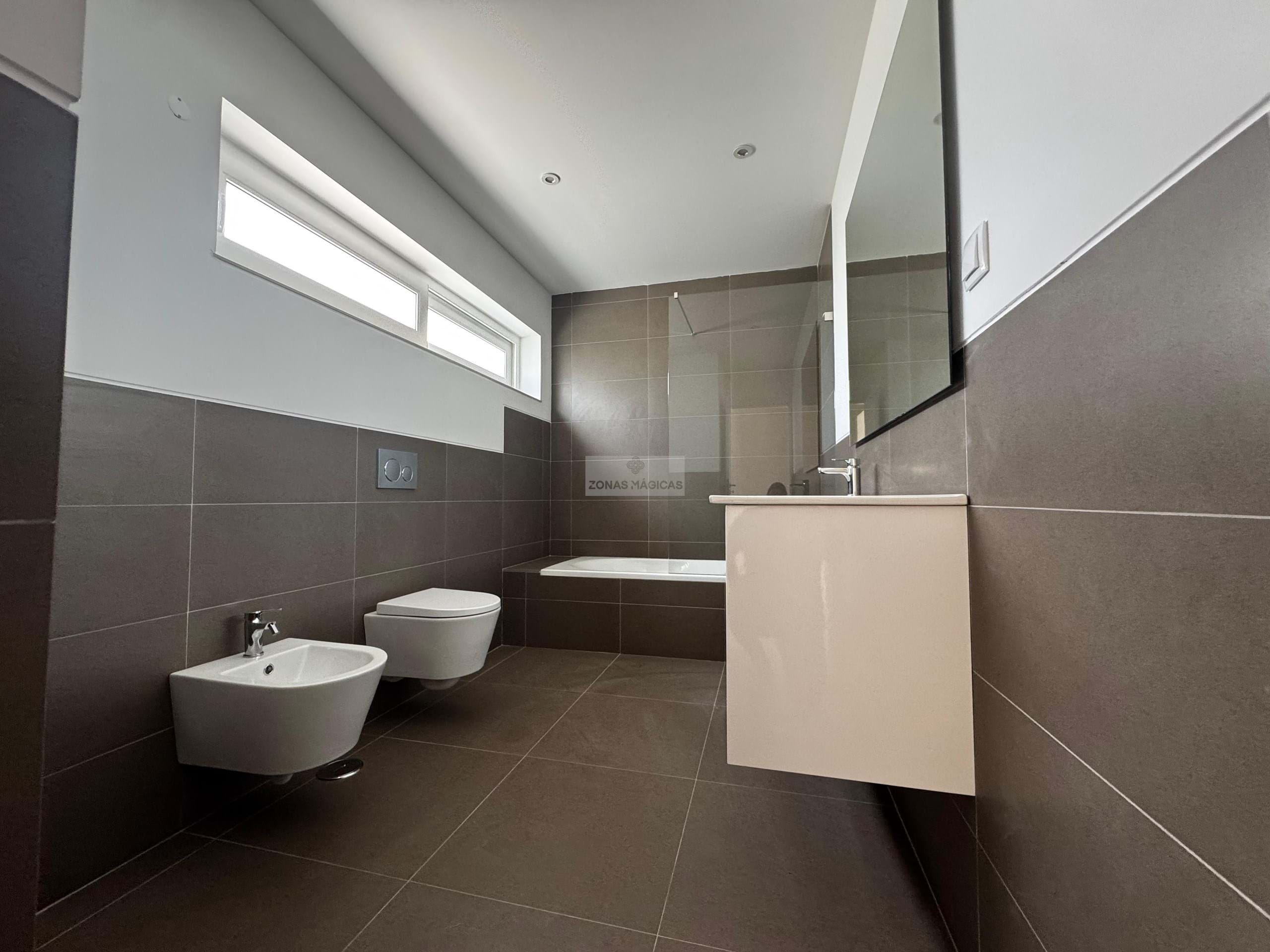 3 Bed, 4 Bath, HouseFor Sale, Vila do Bispo, Faro, 8650-361