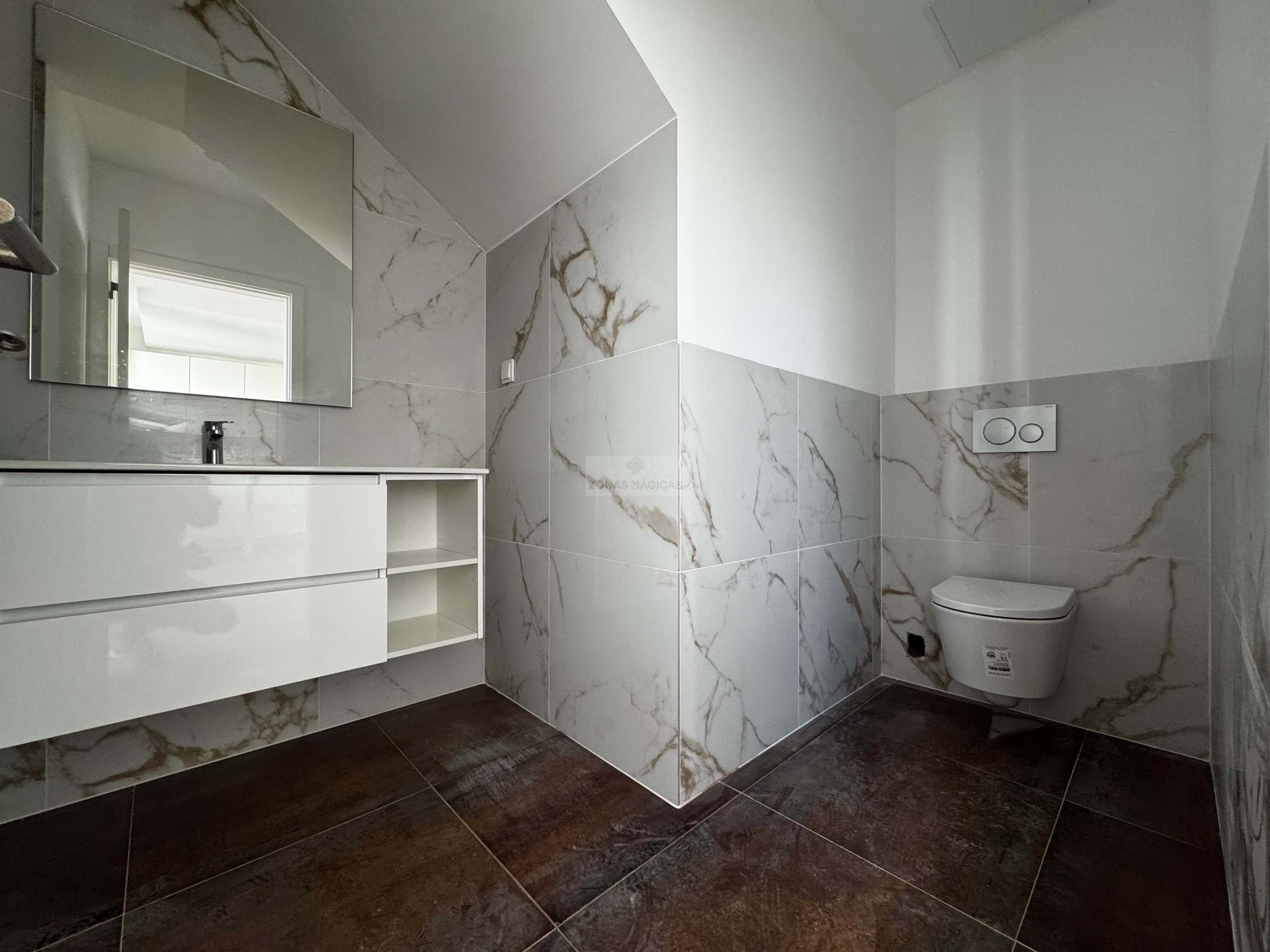 3 Bed, 4 Bath, HouseFor Sale, Vila do Bispo, Faro, 8650-361