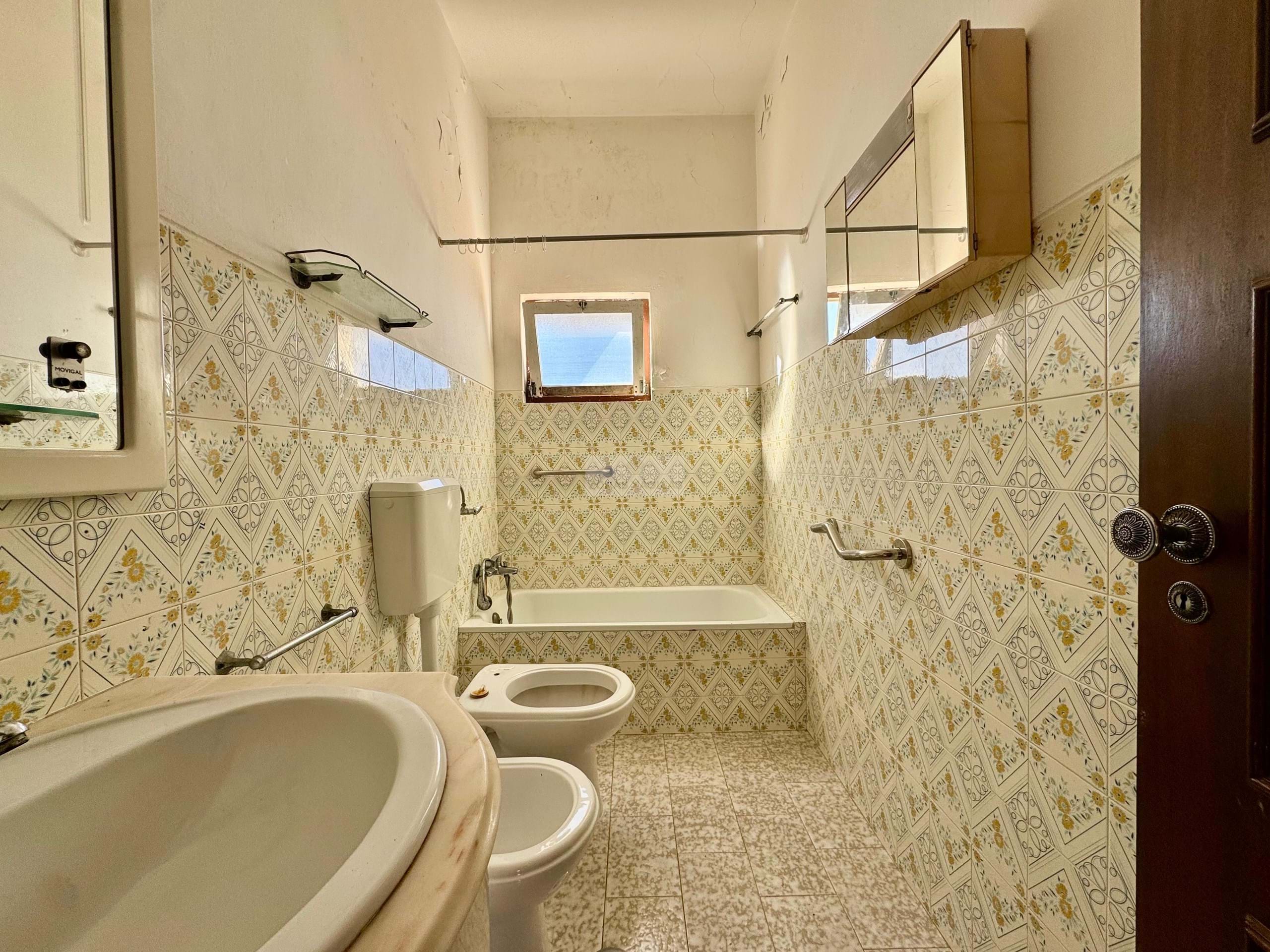 2 Bed, 1 Bath, ApartmentFor Sale, Lagos, Faro, 8600-315