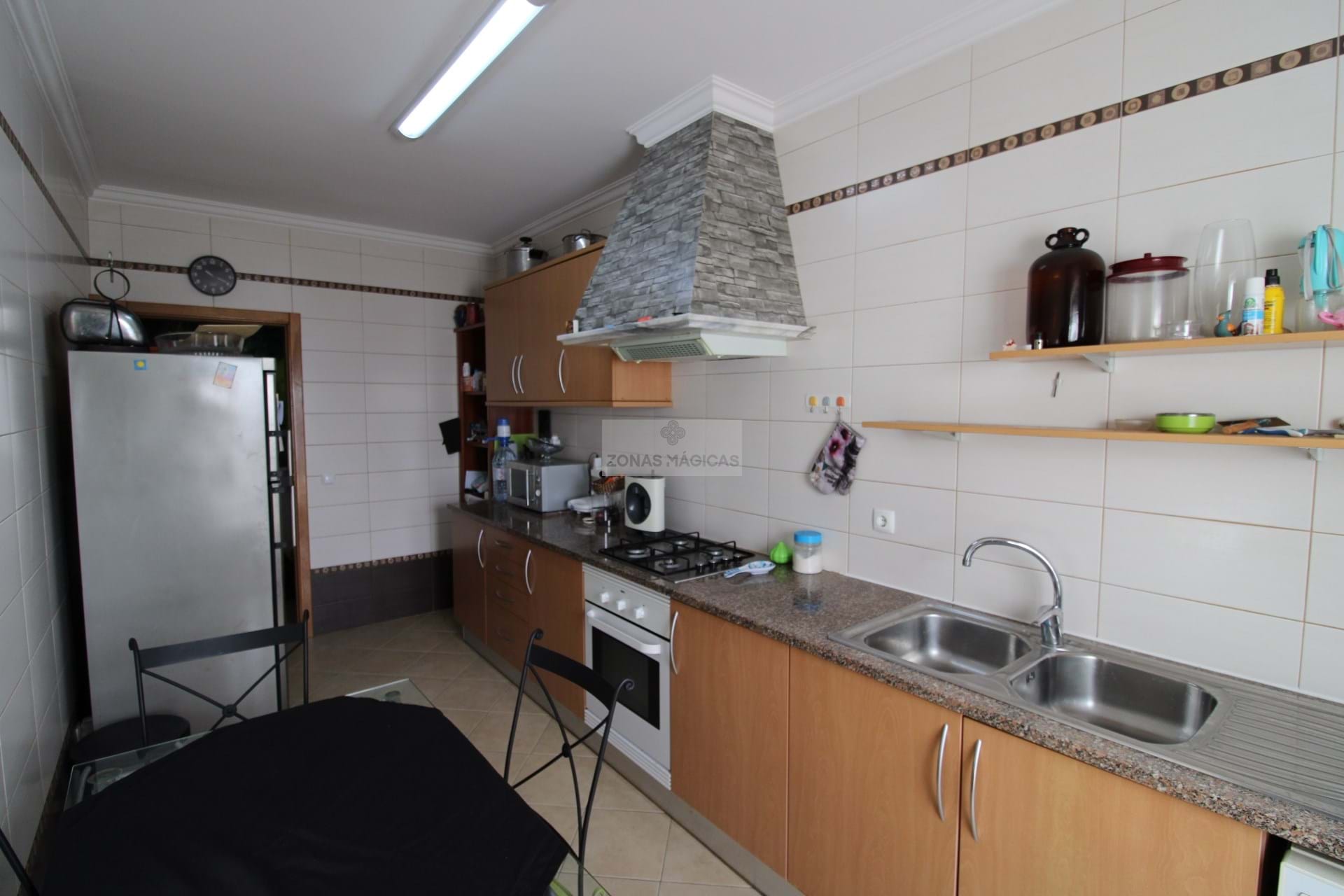 3 Bed, 2 Bath, ApartmentFor Sale, Lagos, Faro, 8600-767