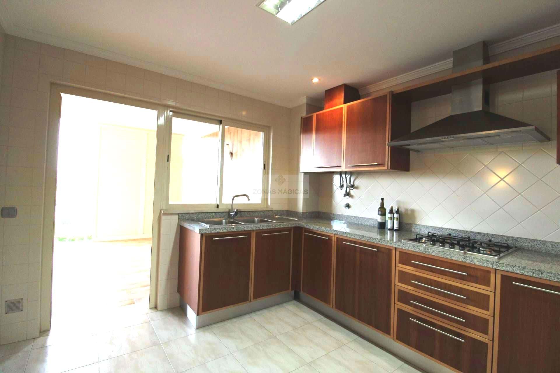 2 Bed, 2 Bath, ApartmentFor Sale, Lagos, Faro, 8600-324