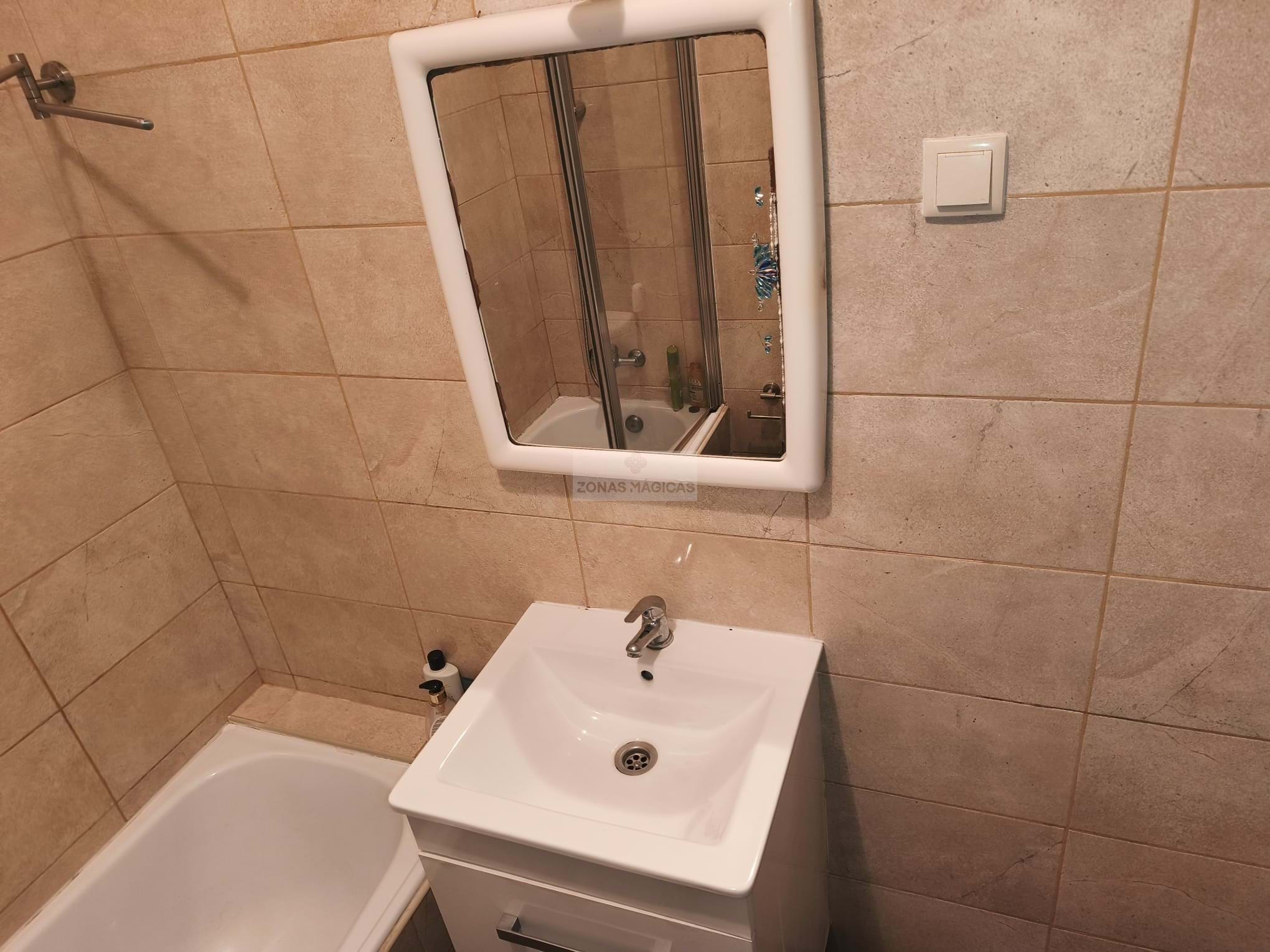 1 Bed, 1 Bath, ApartmentFor Sale, Praia da Rocha, Portimão, Faro, 8500-510