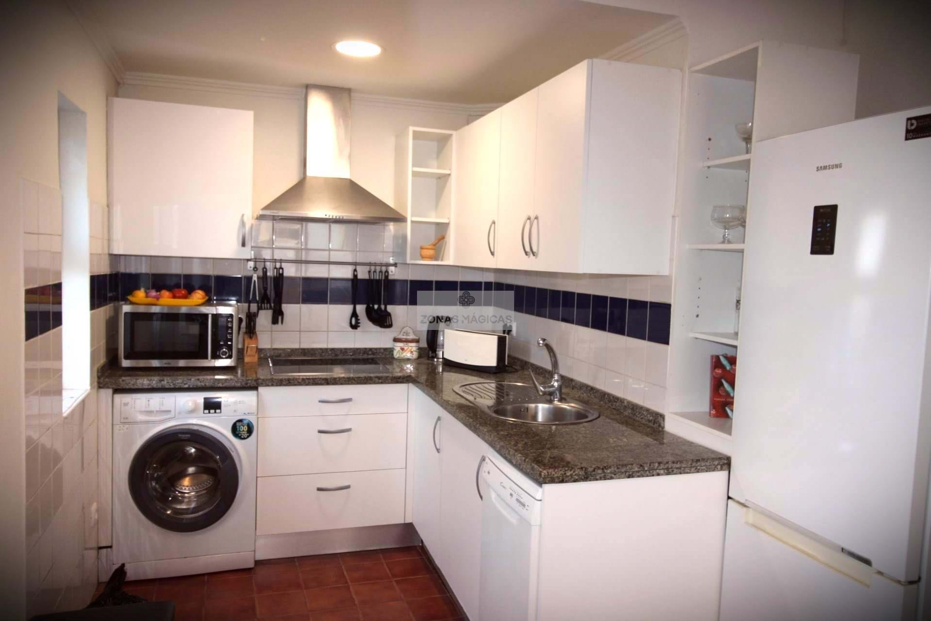 1 Bed, 1 Bath, ApartmentFor Sale, Praia da Rocha, Portimão, Faro, 8500-510