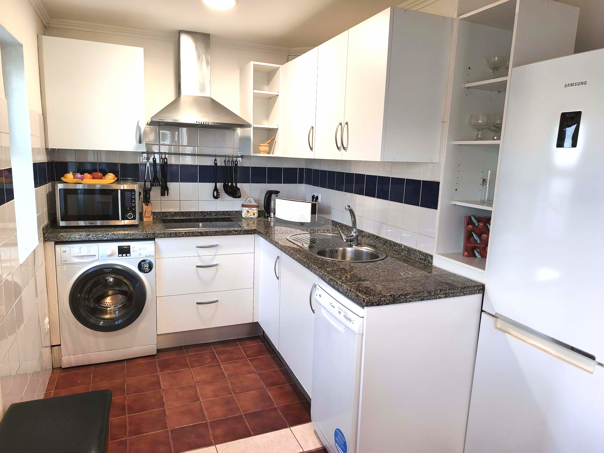 1 Bed, 1 Bath, ApartmentFor Sale, Praia da Rocha, Portimão, Faro, 8500-510