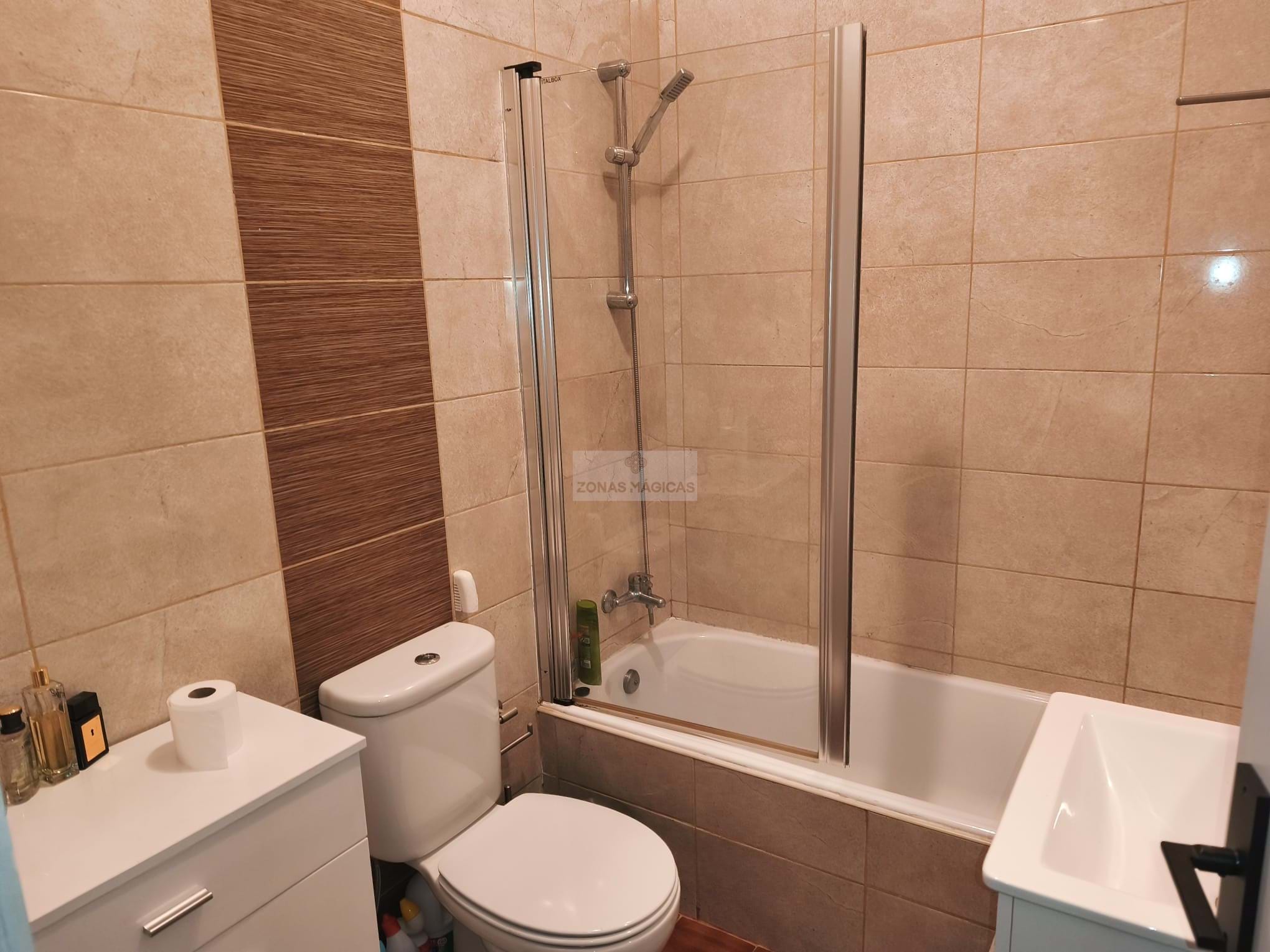 1 Bed, 1 Bath, ApartmentFor Sale, Praia da Rocha, Portimão, Faro, 8500-510