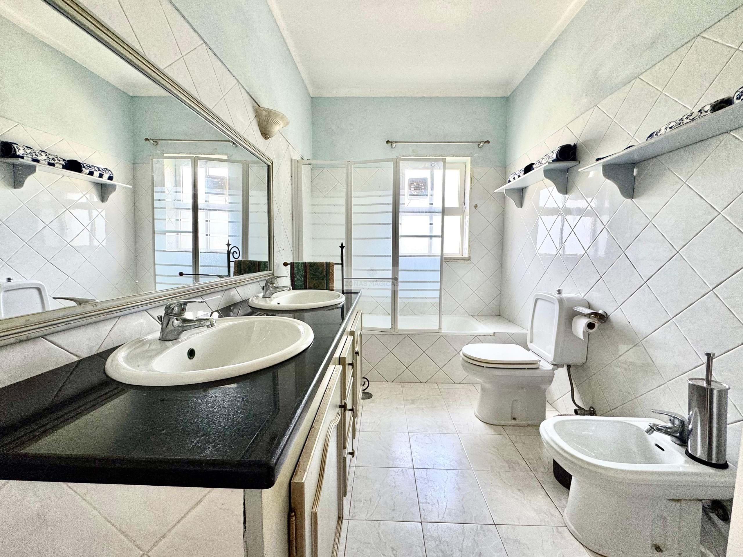 3 Bed, 2 Bath, HouseFor Sale, Lagos, Faro, 8600-109