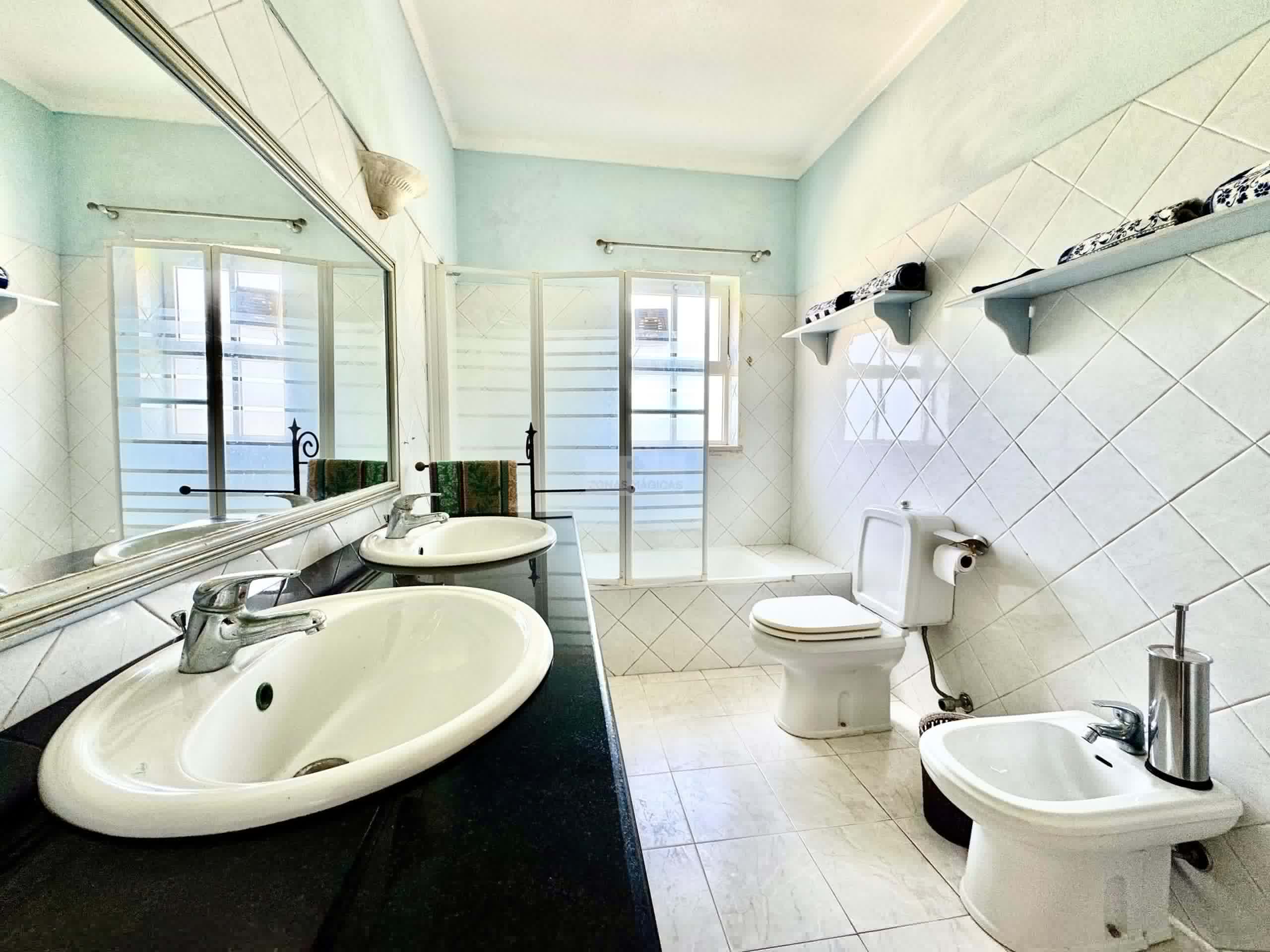 3 Bed, 2 Bath, HouseFor Sale, Lagos, Faro, 8600-109