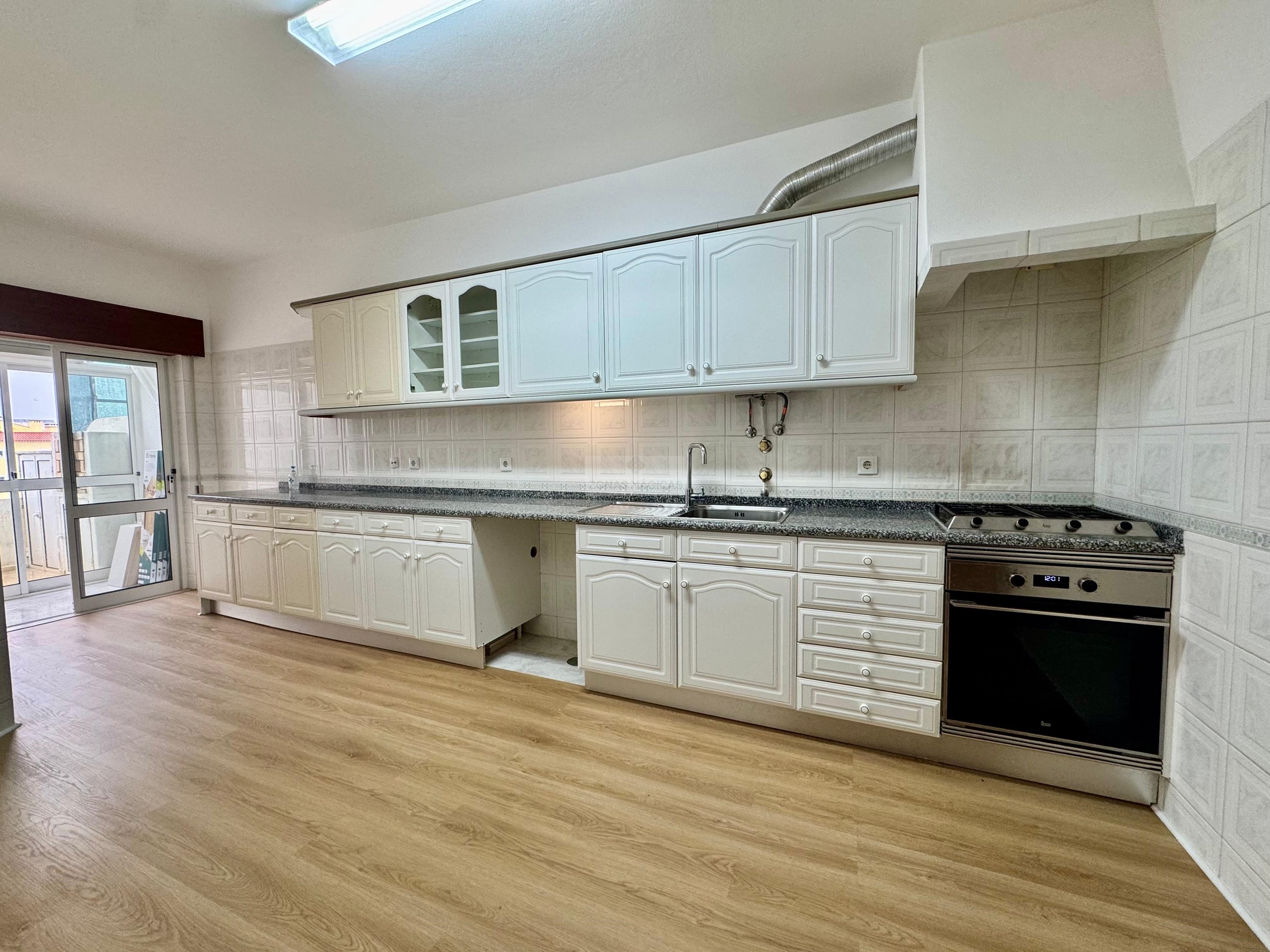 2 Bed, 1 Bath, ApartmentFor Sale, Lagos, Faro, 8600-524