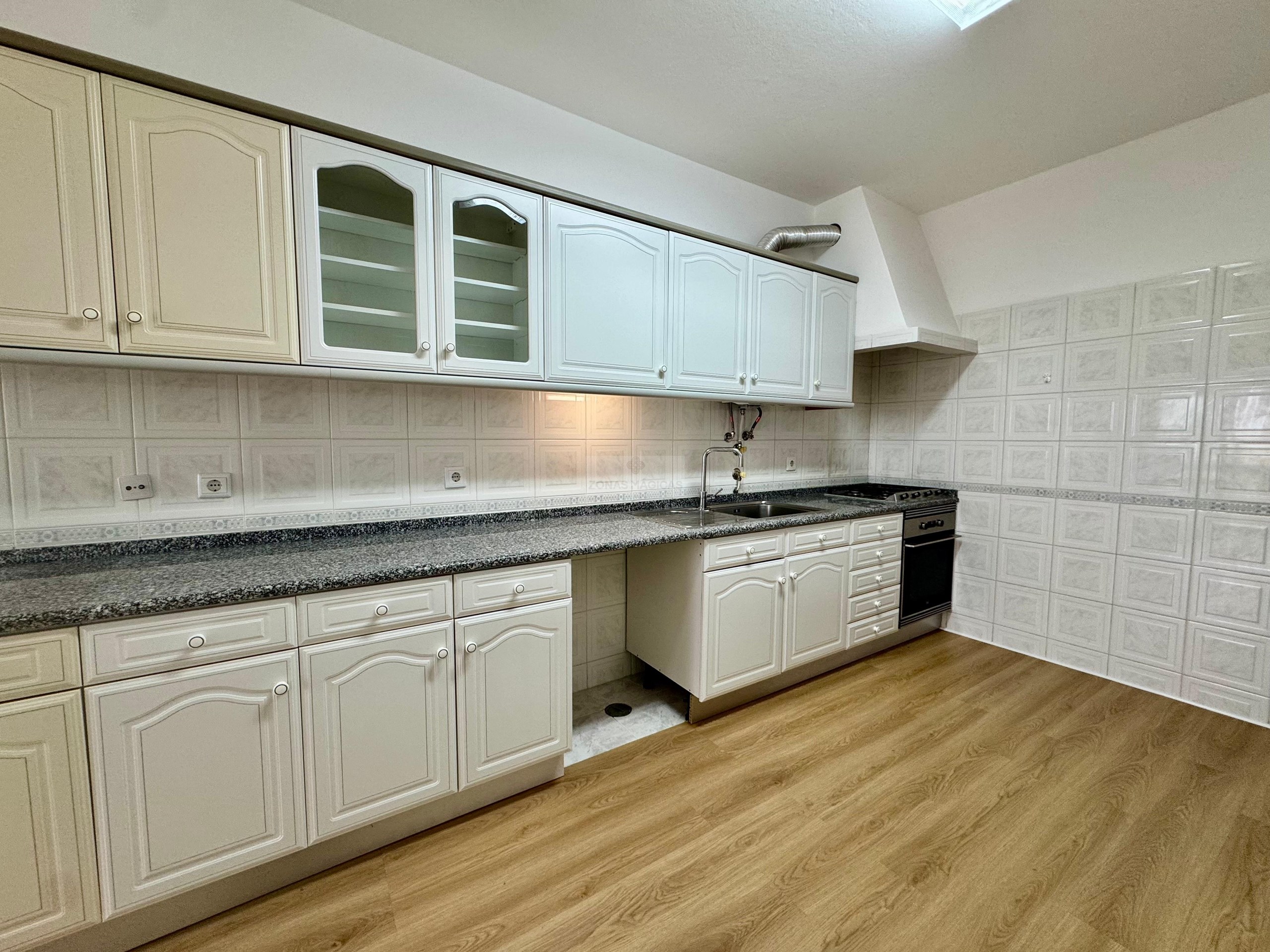 2 Bed, 1 Bath, ApartmentFor Sale, Lagos, Faro, 8600-524