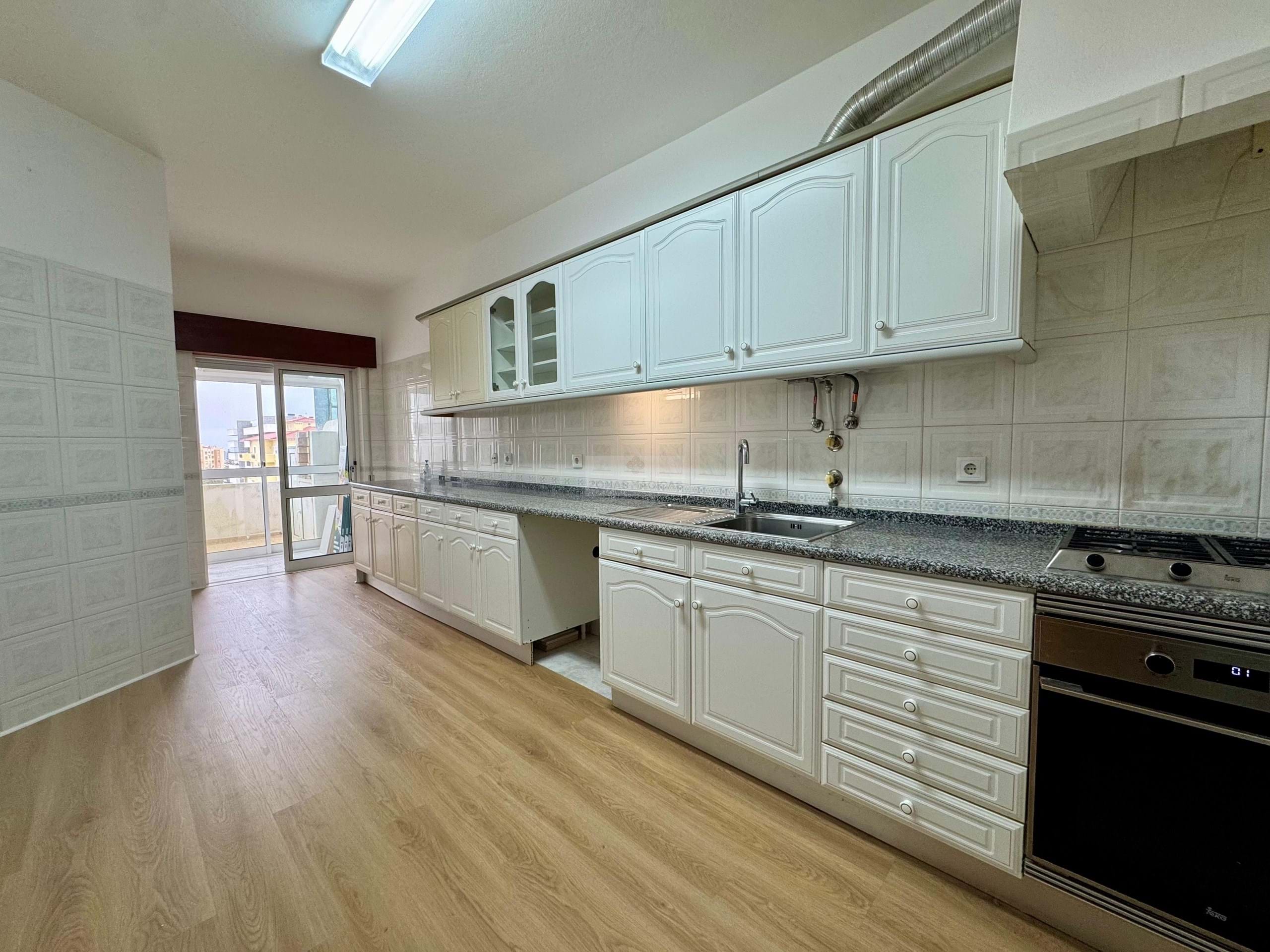 2 Bed, 1 Bath, ApartmentFor Sale, Lagos, Faro, 8600-524