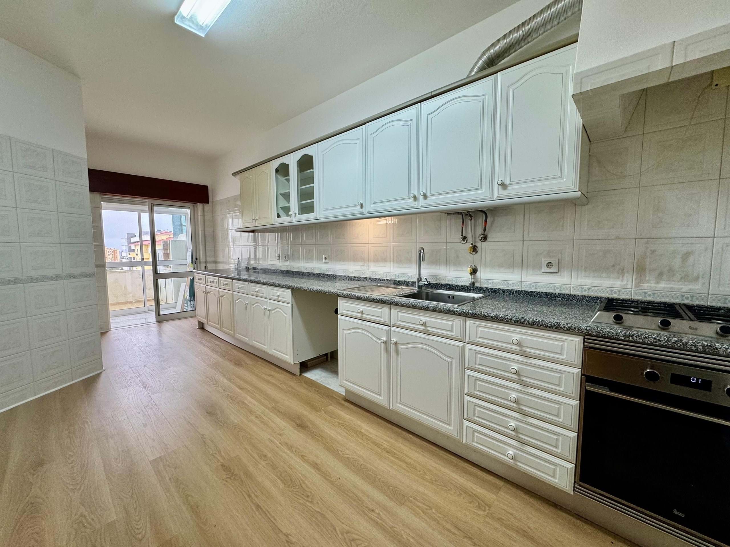 2 Bed, 1 Bath, ApartmentFor Sale, Lagos, Faro, 8600-524