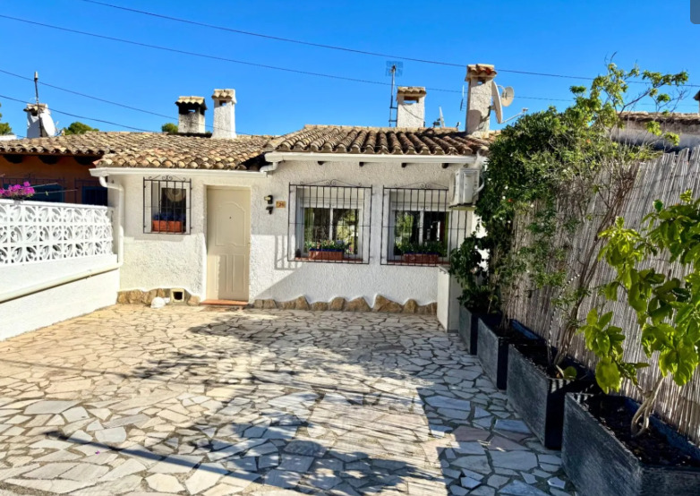 3 Bed, 2 Bath, ApartmentFor Sale, Moraira, Alicante