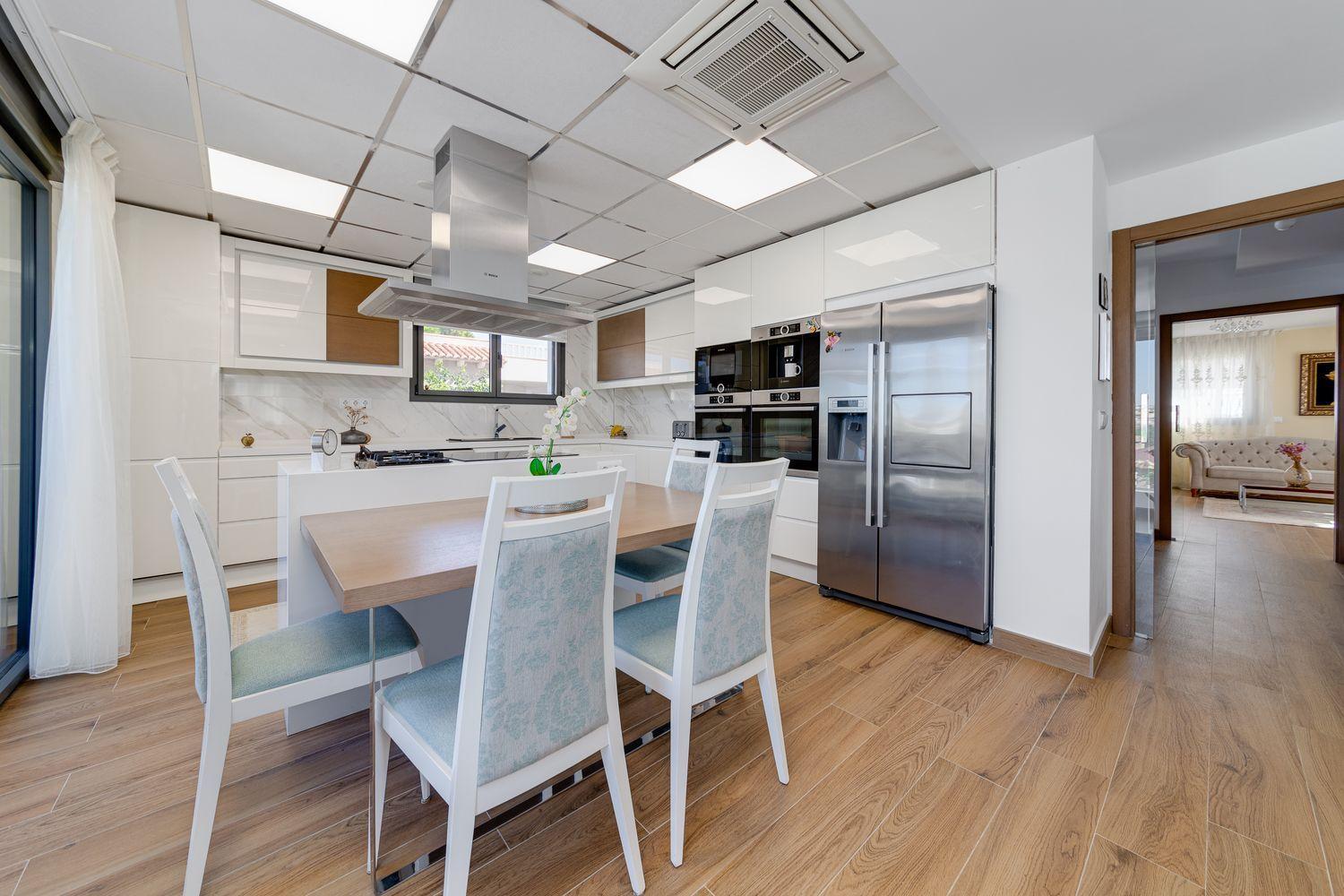 3 Bed, 4 Bath, HouseFor Sale, Torrevieja, Alicante