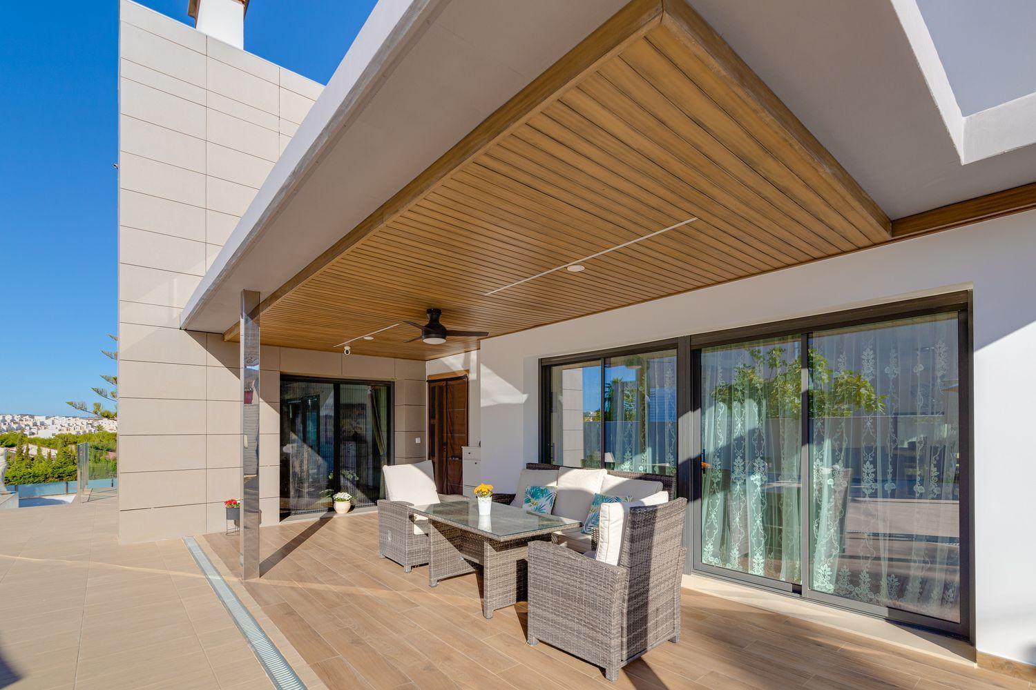 3 Bed, 4 Bath, HouseFor Sale, Torrevieja, Alicante