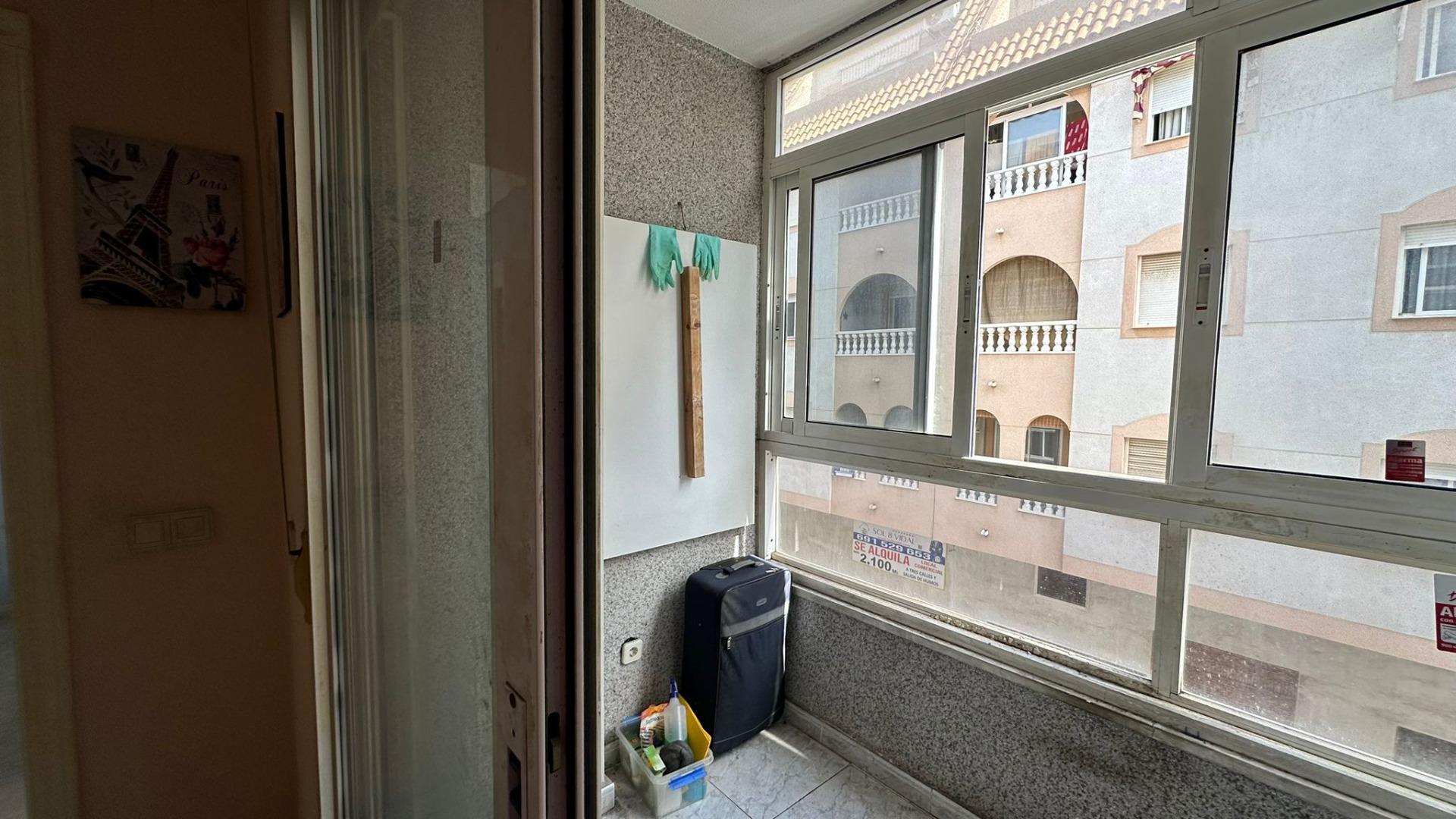 2 Bed, 1 Bath, ApartmentFor Sale, Torrevieja, Alicante