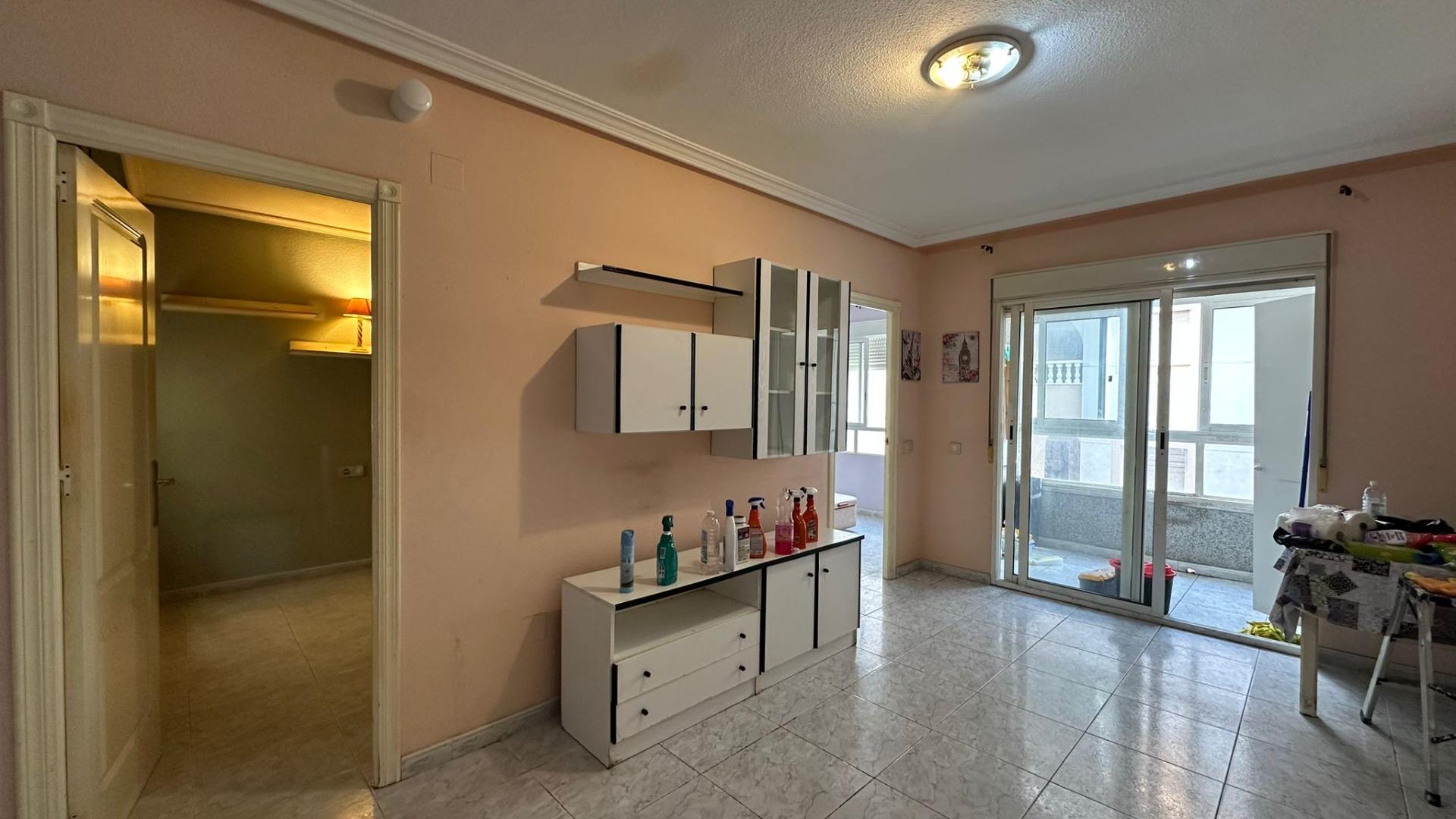2 Bed, 1 Bath, ApartmentFor Sale, Torrevieja, Alicante