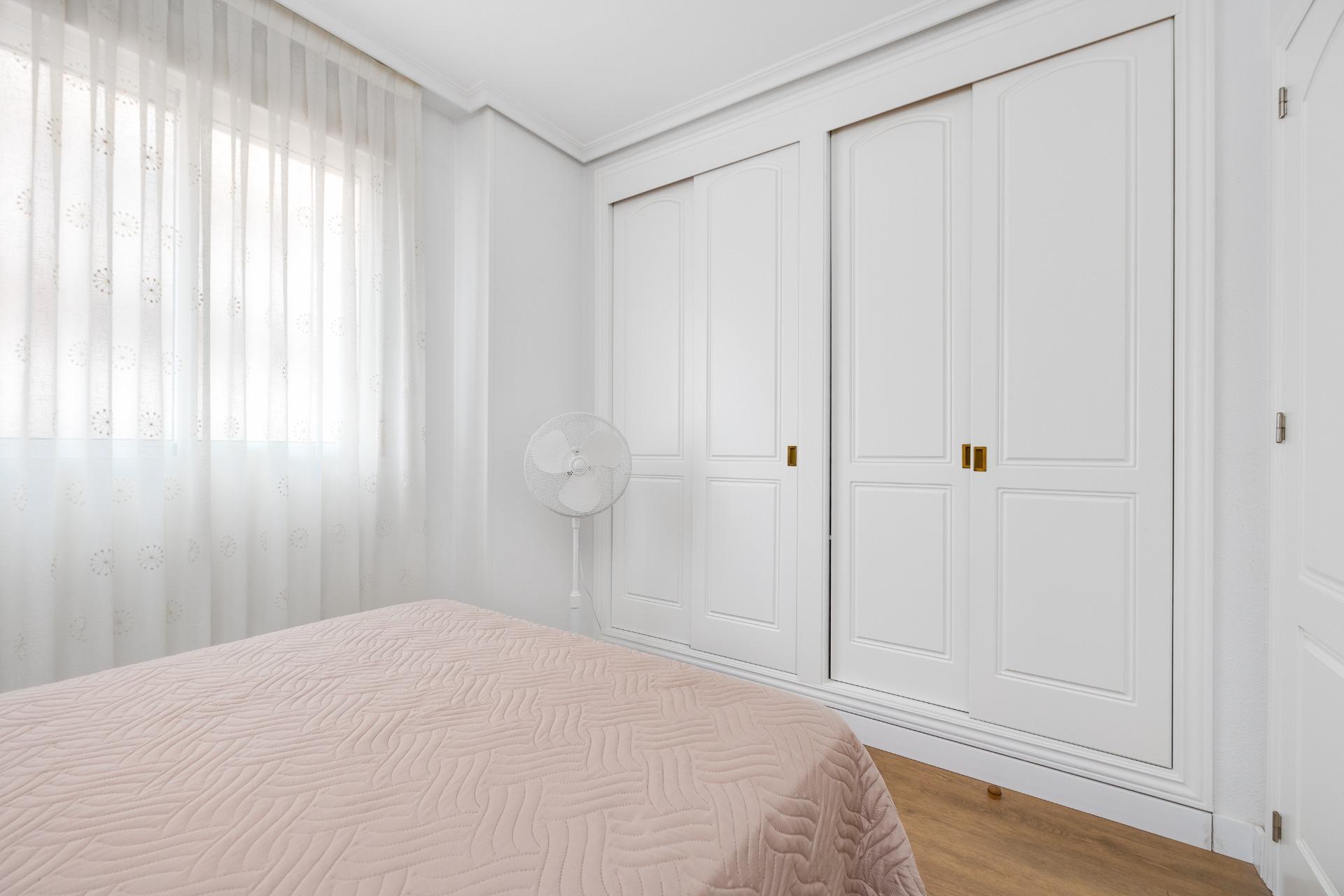 3 Bed, 2 Bath, ApartmentFor Sale, Torrevieja, Alicante