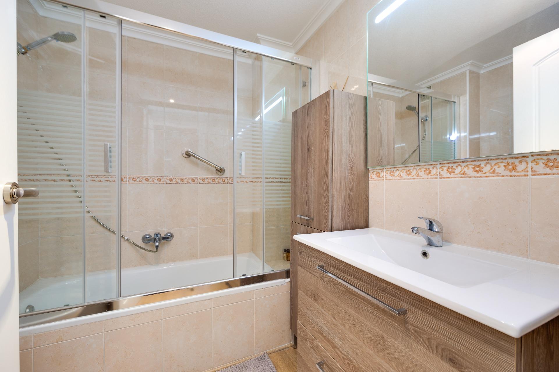 3 Bed, 2 Bath, ApartmentFor Sale, Torrevieja, Alicante