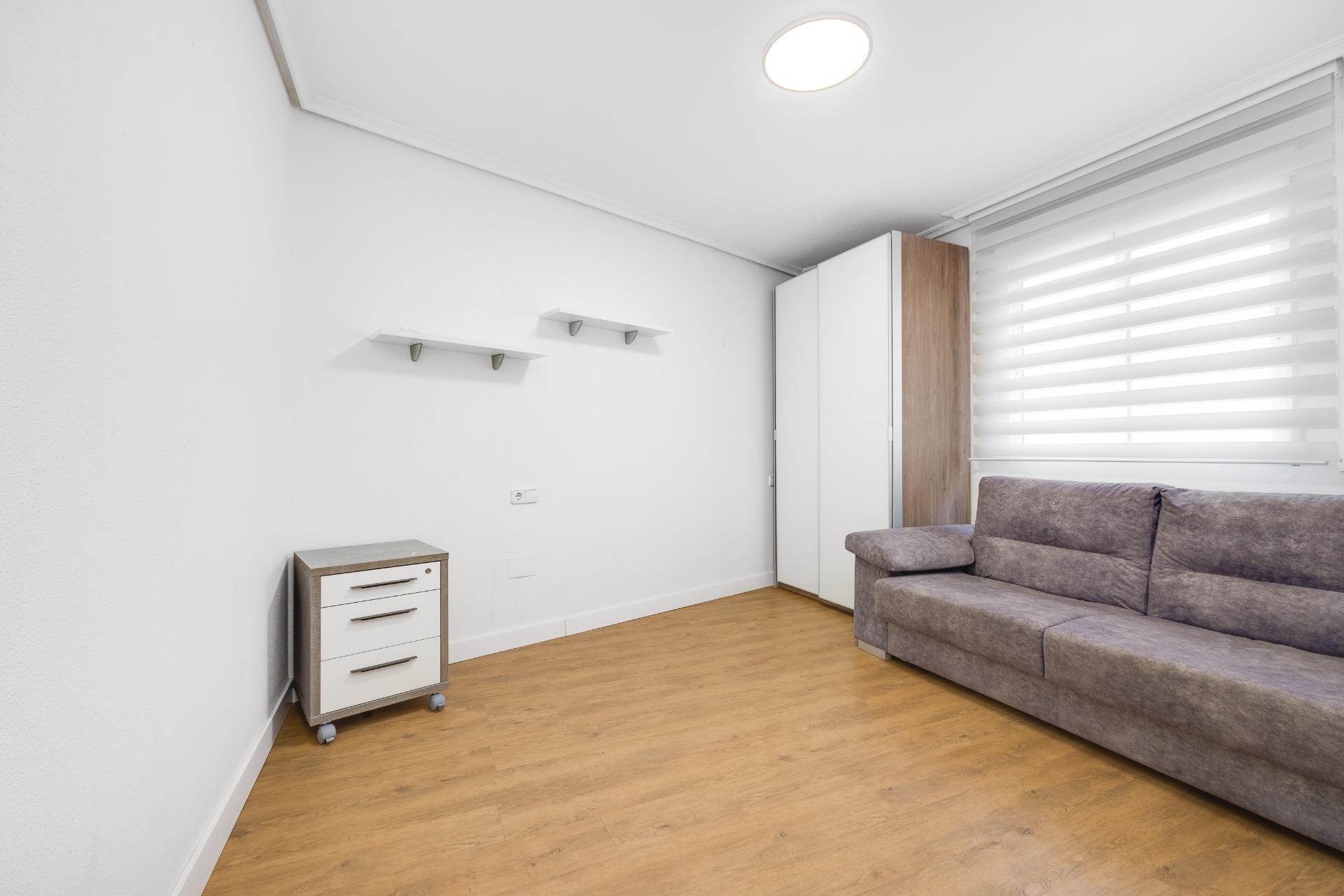 3 Bed, 2 Bath, ApartmentFor Sale, Torrevieja, Alicante