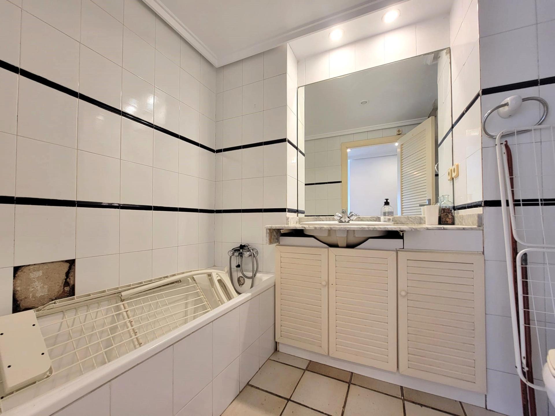 2 Bed, 2 Bath, ApartmentFor Sale, Torrevieja, Alicante