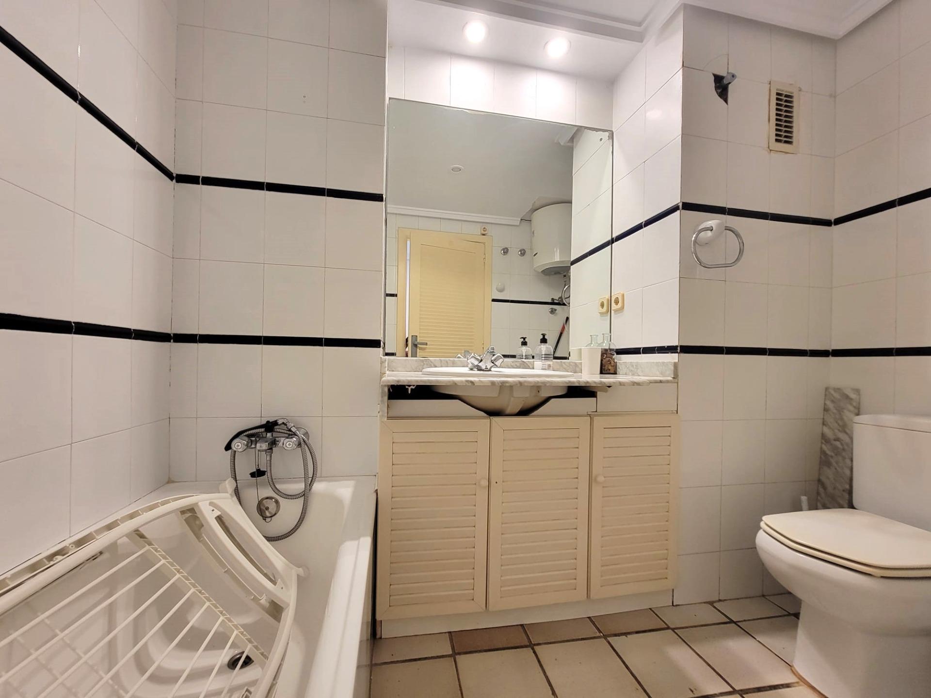 2 Bed, 2 Bath, ApartmentFor Sale, Torrevieja, Alicante