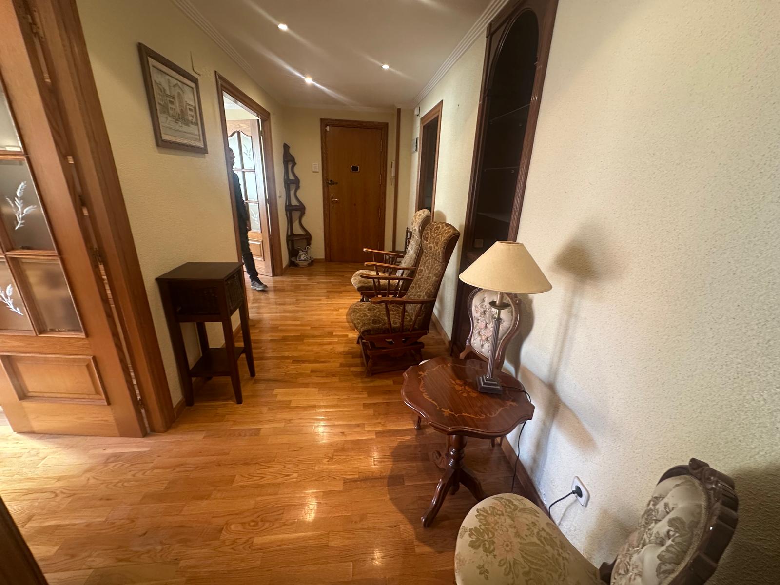 4 Bed, 2 Bath, ApartmentFor Sale, Alicante, Alicante