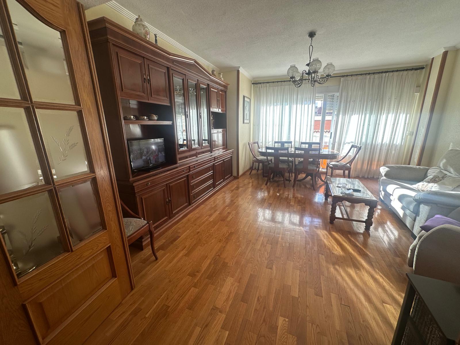 4 Bed, 2 Bath, ApartmentFor Sale, Alicante, Alicante