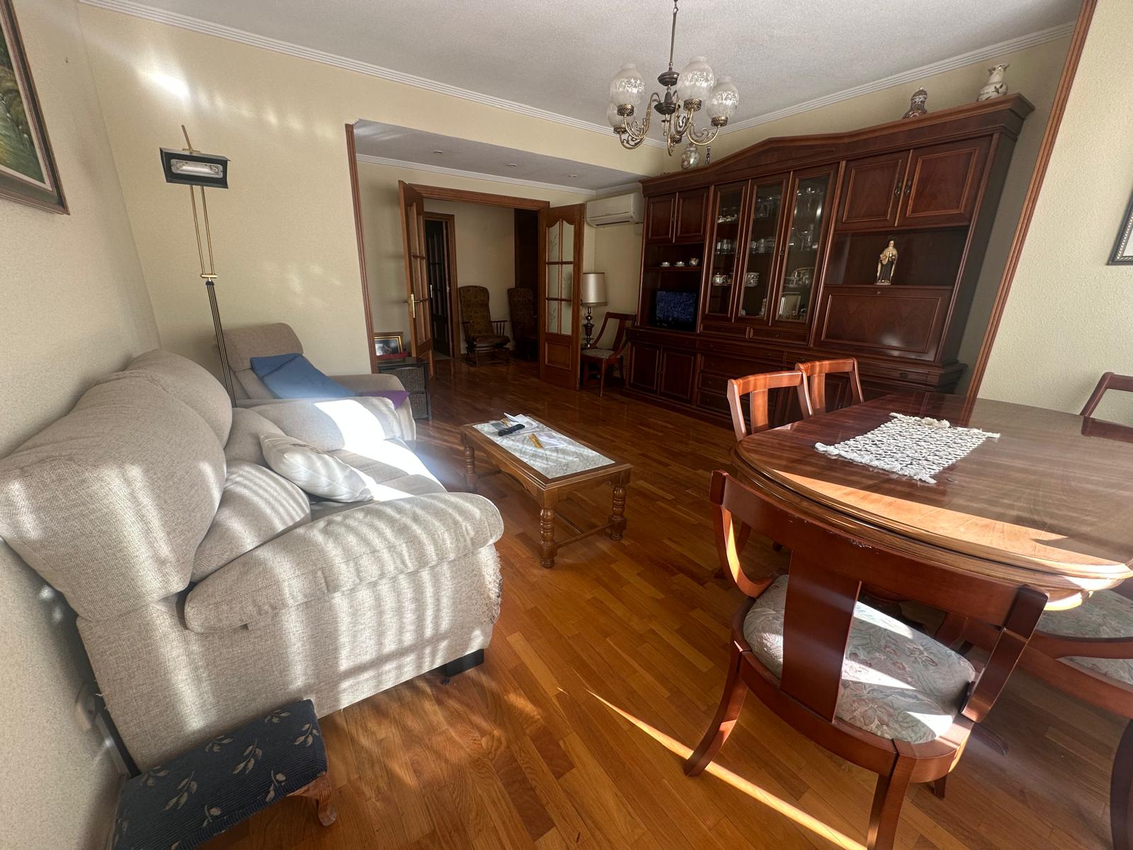 4 Bed, 2 Bath, ApartmentFor Sale, Alicante, Alicante