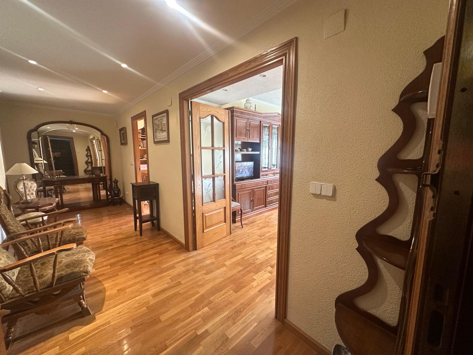 4 Bed, 2 Bath, ApartmentFor Sale, Alicante, Alicante