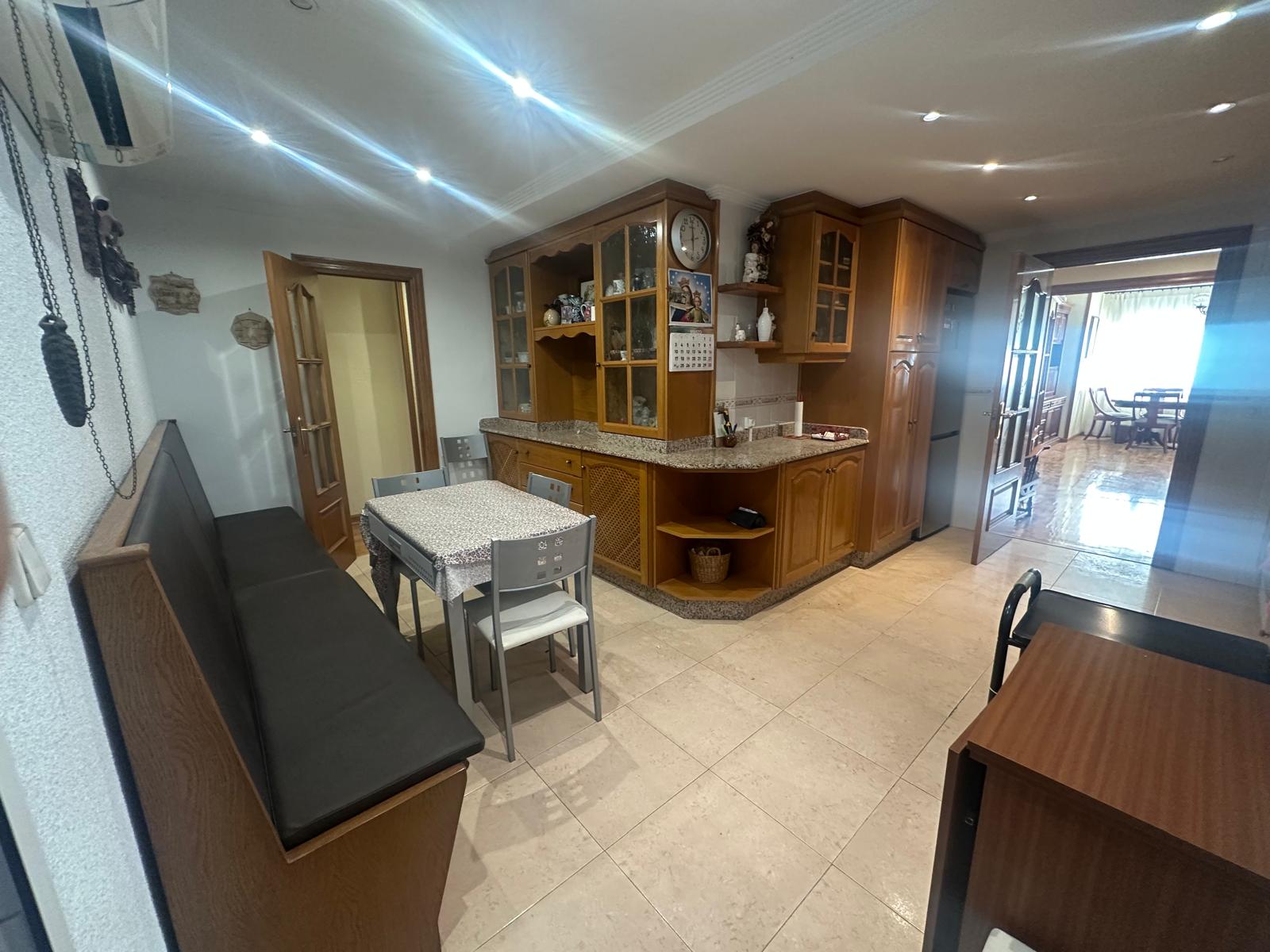 4 Bed, 2 Bath, ApartmentFor Sale, Alicante, Alicante