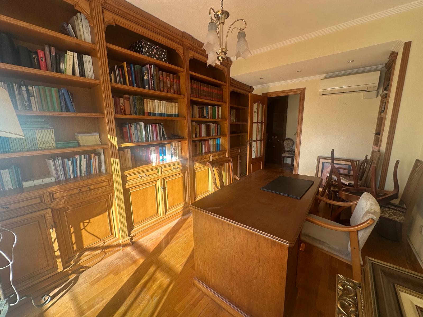 4 Bed, 2 Bath, ApartmentFor Sale, Alicante, Alicante