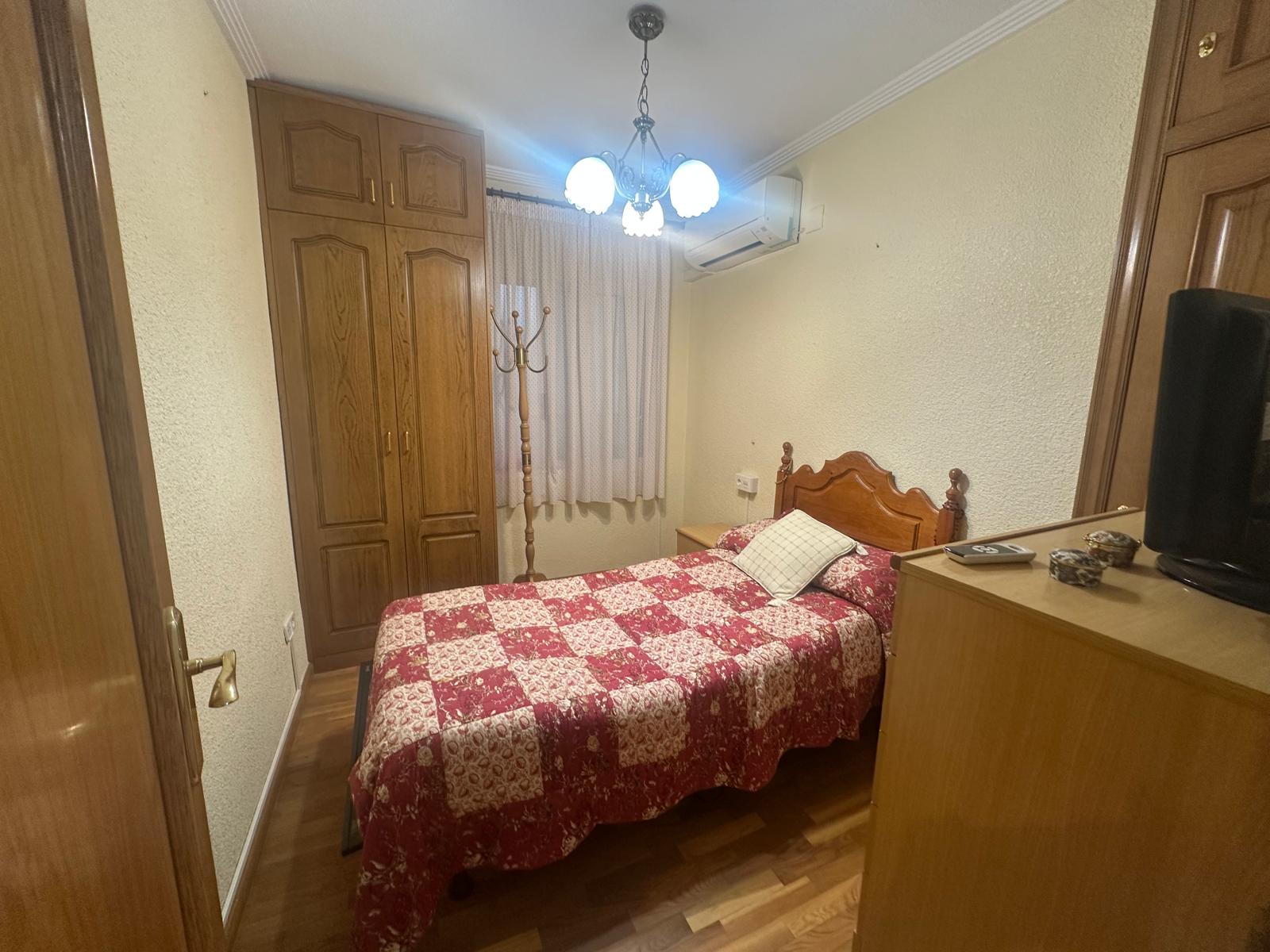 4 Bed, 2 Bath, ApartmentFor Sale, Alicante, Alicante