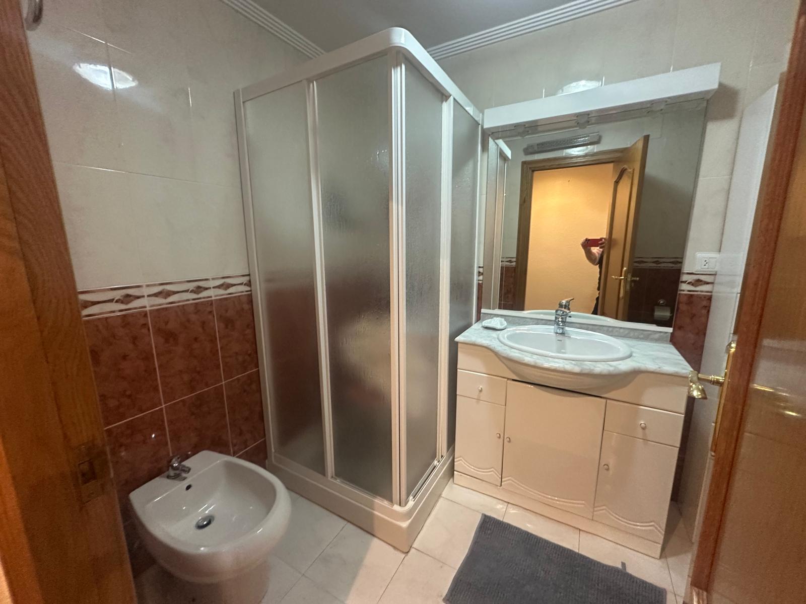 4 Bed, 2 Bath, ApartmentFor Sale, Alicante, Alicante