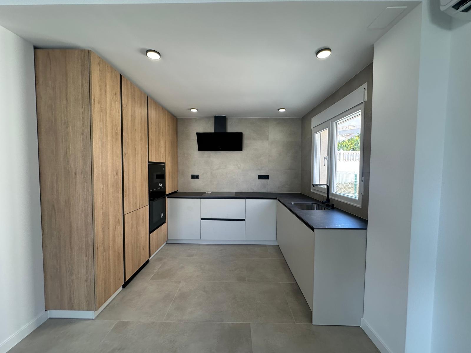 3 Bed, 2 Bath, HouseFor Sale, El Campello, Alicante