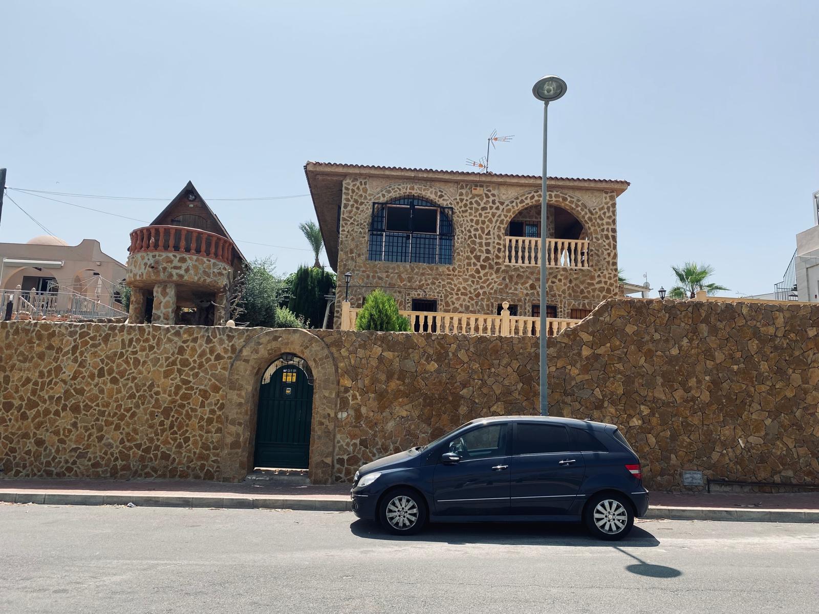 7 Bed, 3 Bath, HouseFor Sale, Torrevieja, Alicante