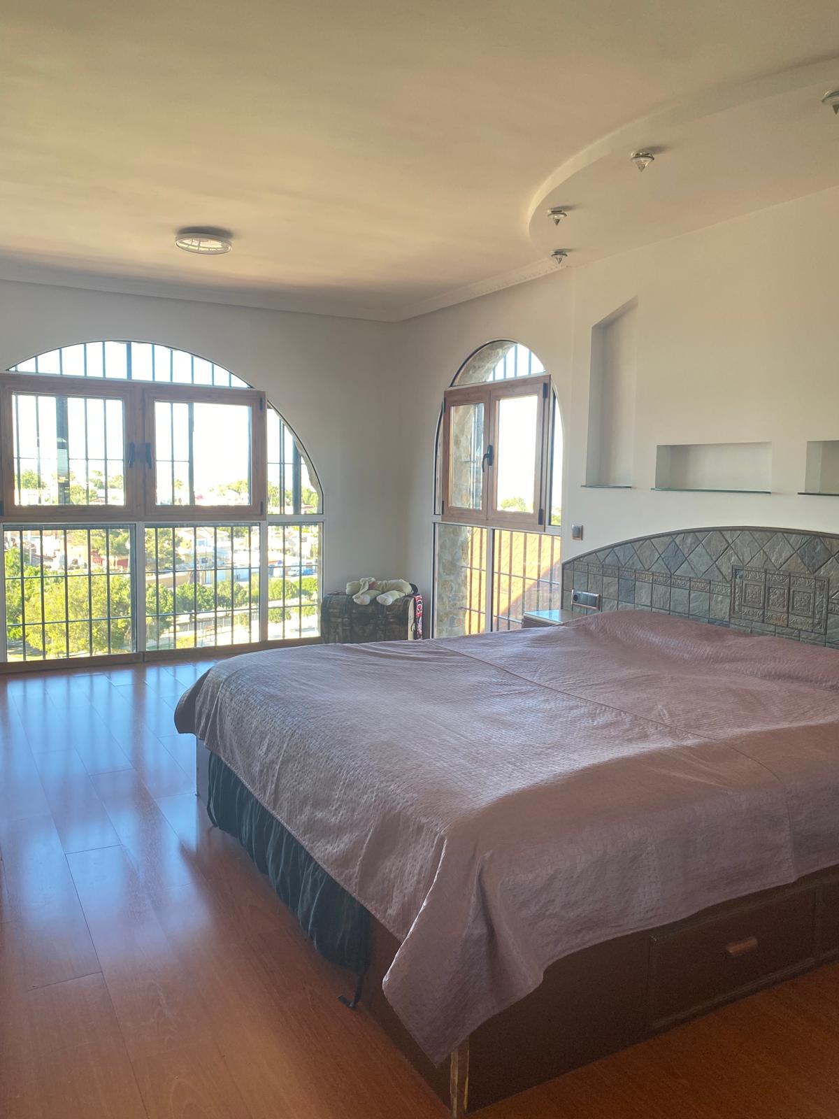 7 Bed, 3 Bath, HouseFor Sale, Torrevieja, Alicante