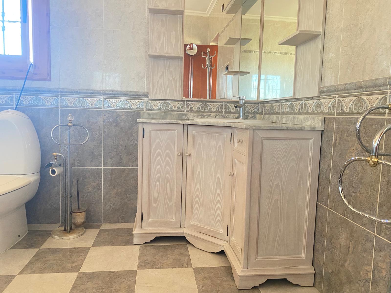 7 Bed, 3 Bath, HouseFor Sale, Torrevieja, Alicante