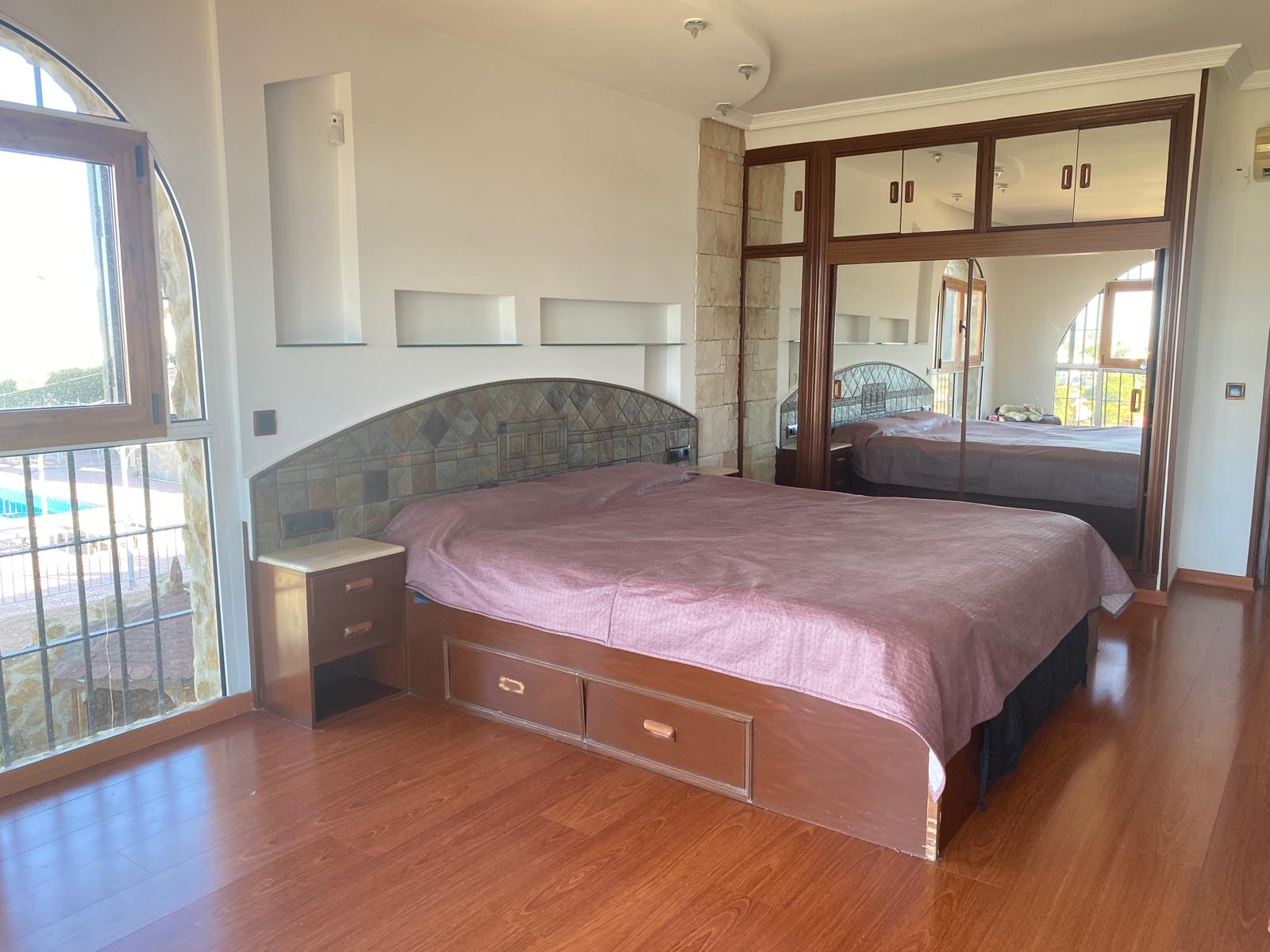 7 Bed, 3 Bath, HouseFor Sale, Torrevieja, Alicante