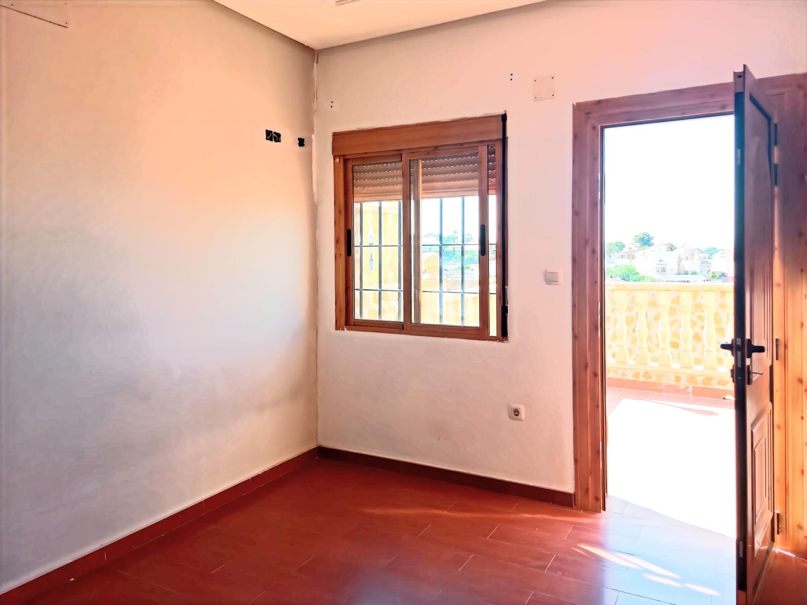 7 Bed, 3 Bath, HouseFor Sale, Torrevieja, Alicante