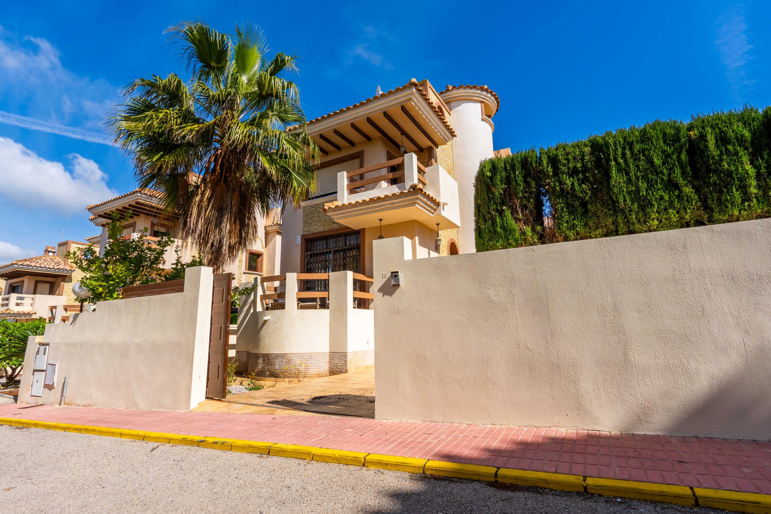 6 Bed, 3 Bath, HouseFor Sale, Orihuela Costa, Alicante