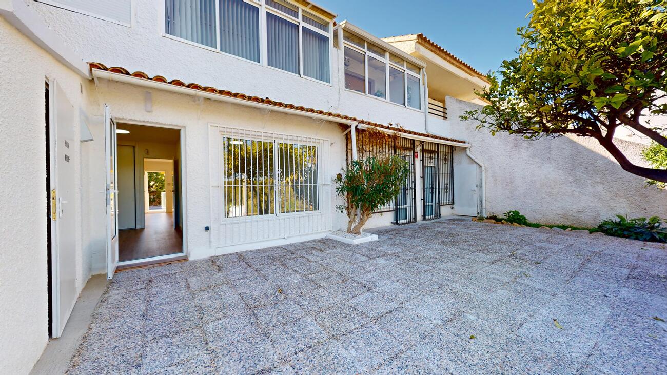 2 Bed, 1 Bath, HouseFor Sale, Villamartin, Alicante