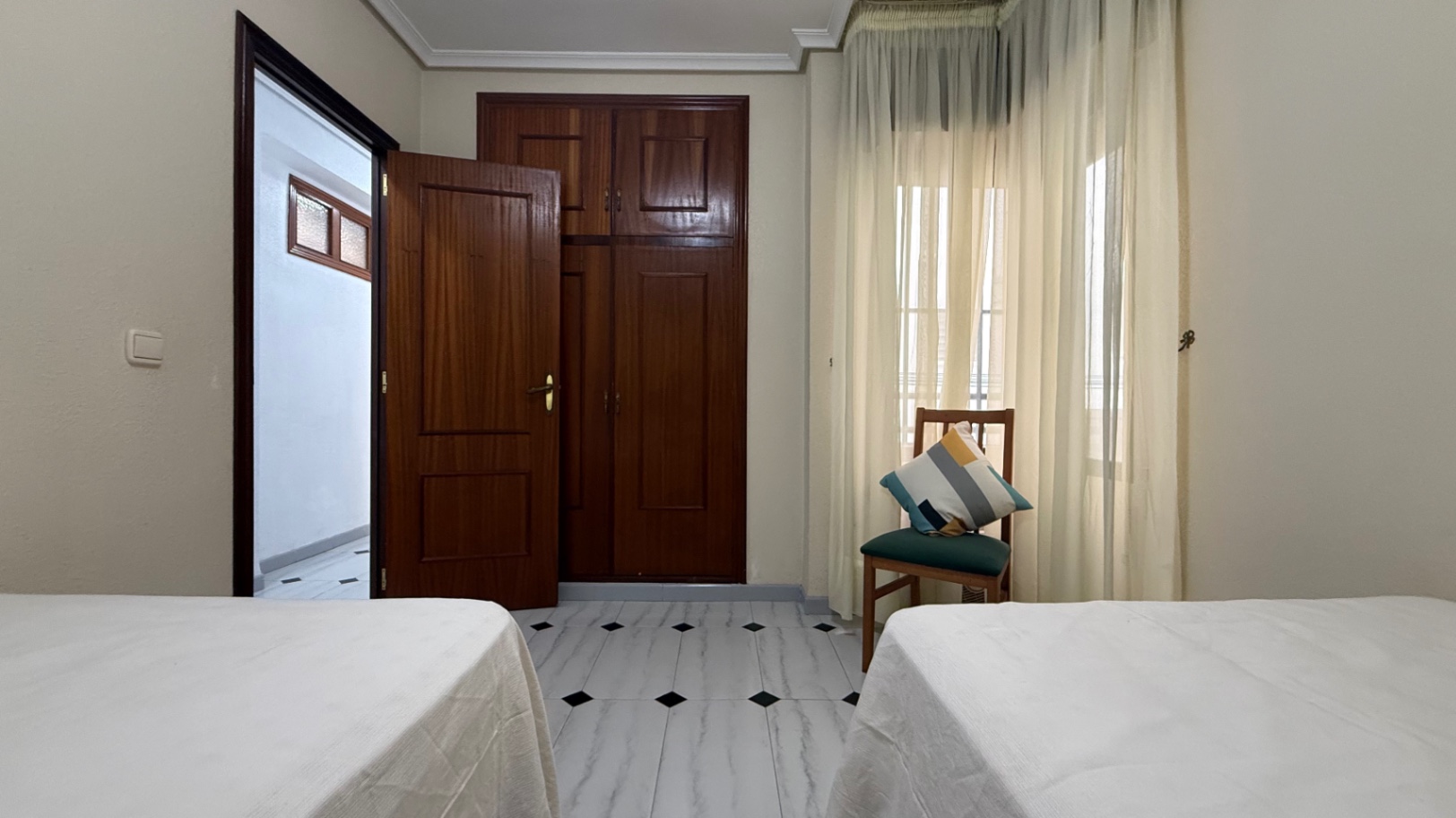 3 Bed, 2 Bath, ApartmentFor Sale, Torrevieja, Alicante