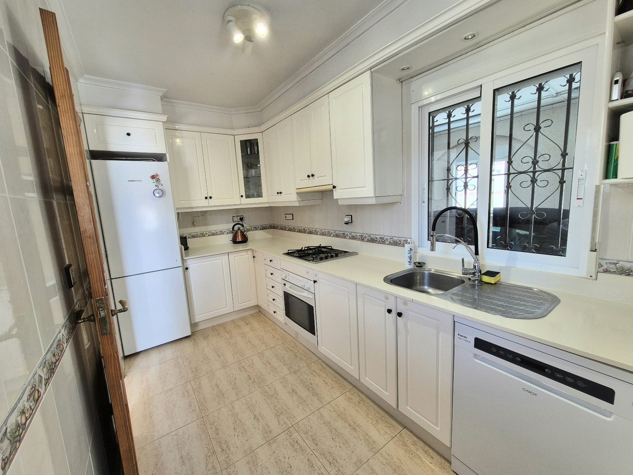 5 Bed, 3 Bath, HouseFor Sale, San Miguel de Salinas, Alicante