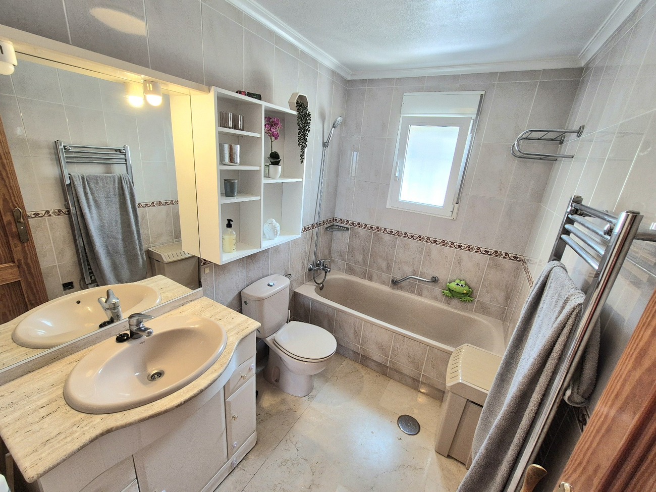 5 Bed, 3 Bath, HouseFor Sale, San Miguel de Salinas, Alicante