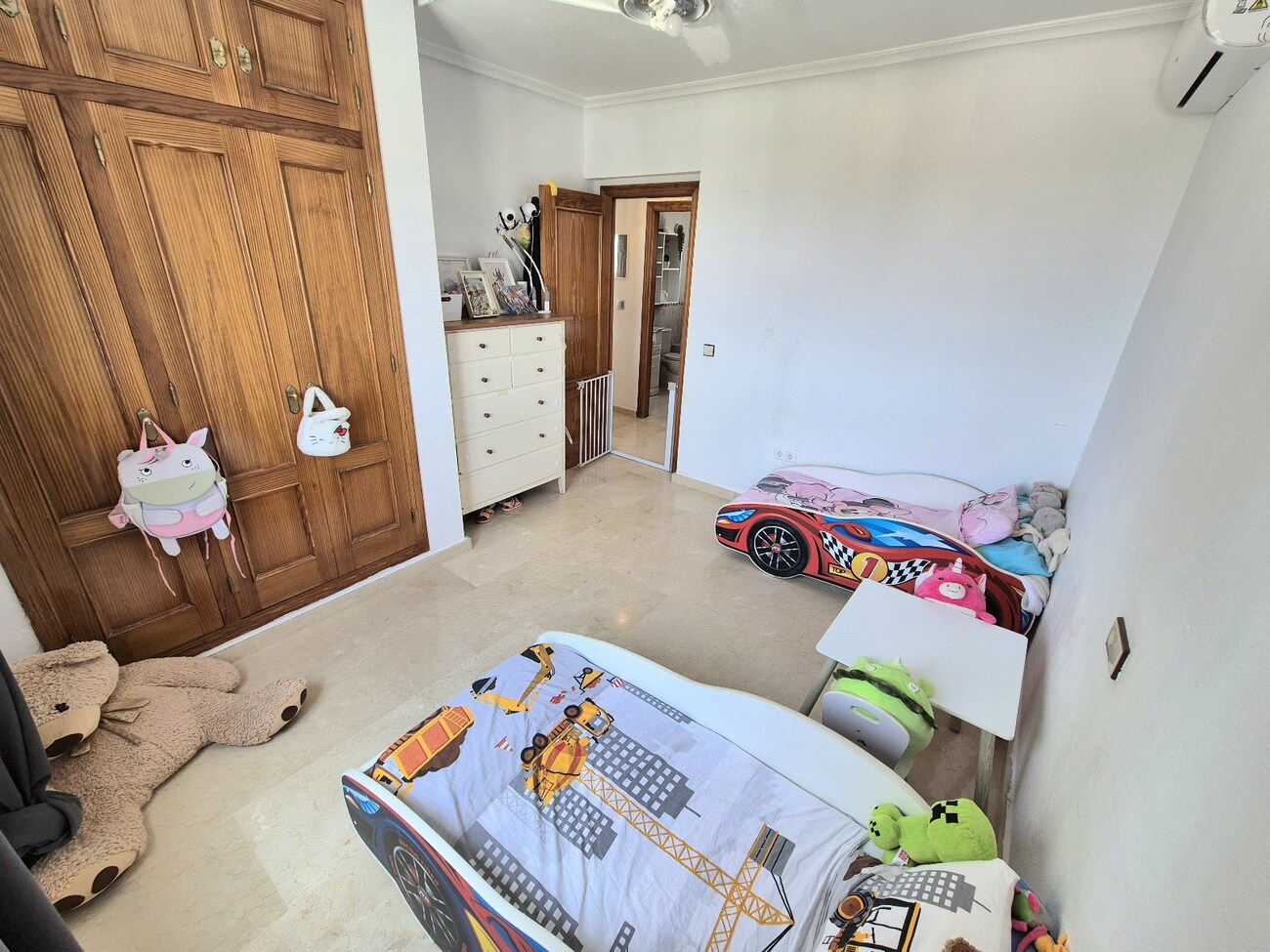 5 Bed, 3 Bath, HouseFor Sale, San Miguel de Salinas, Alicante