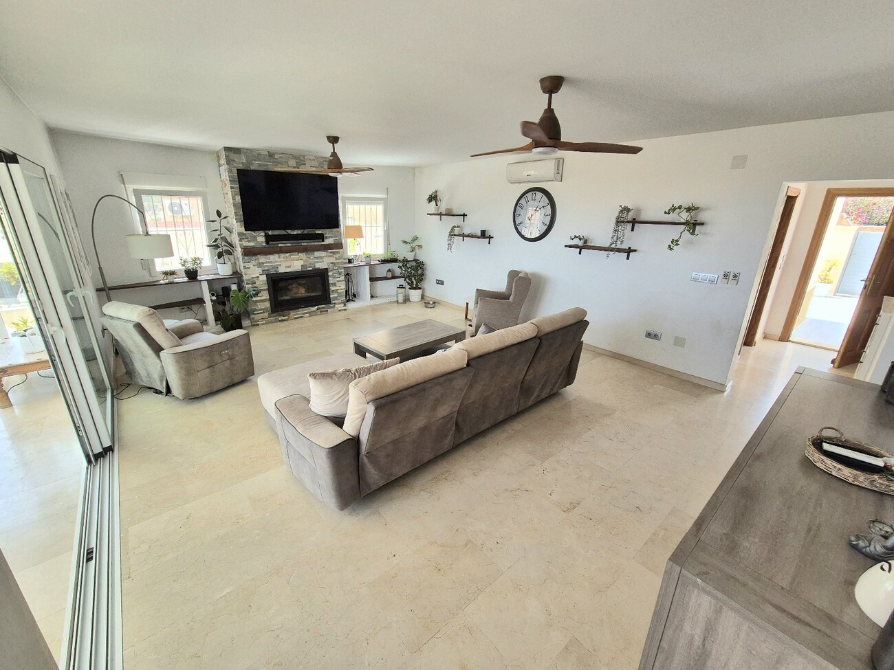 5 Bed, 3 Bath, HouseFor Sale, San Miguel de Salinas, Alicante