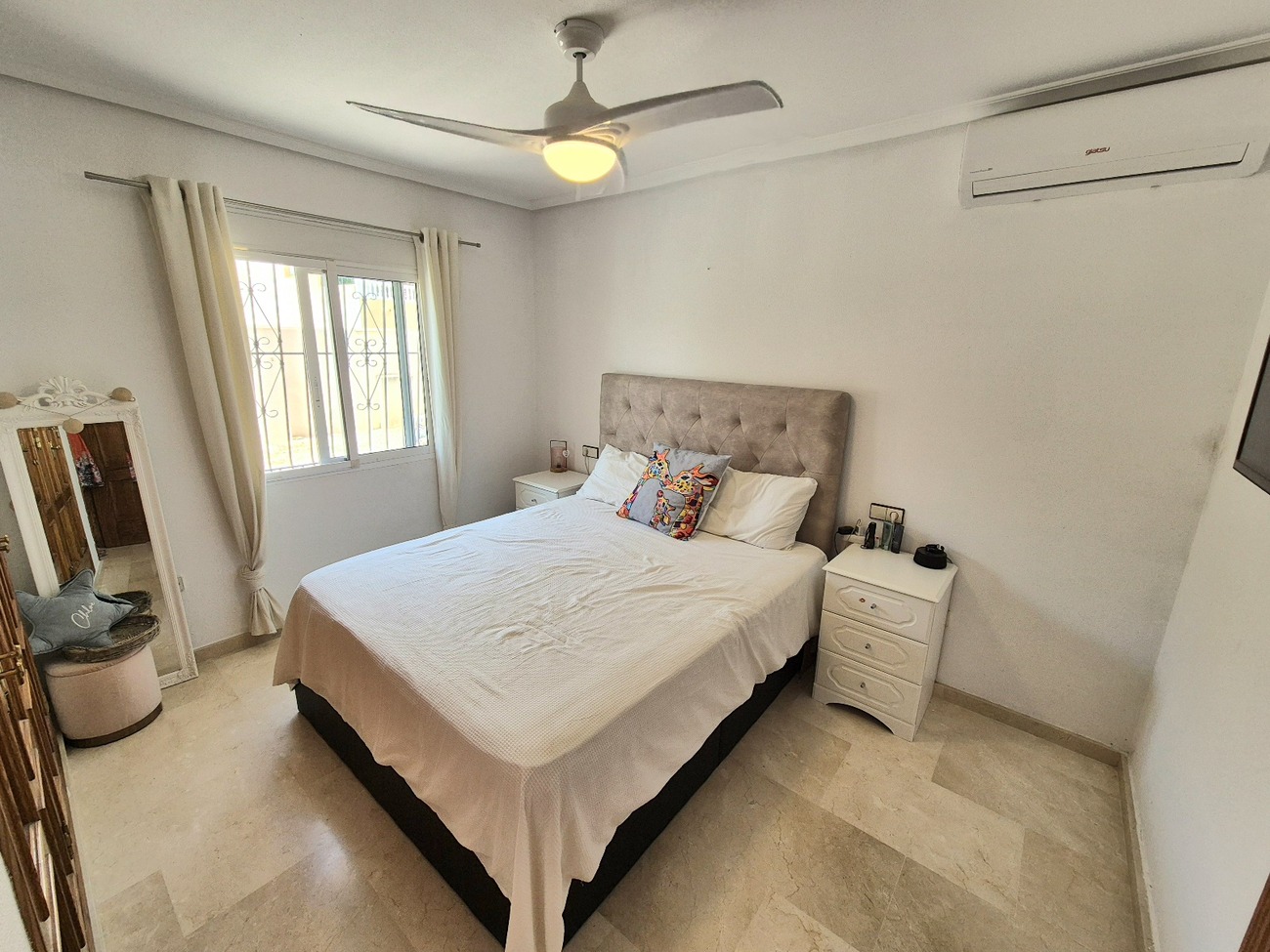 5 Bed, 3 Bath, HouseFor Sale, San Miguel de Salinas, Alicante