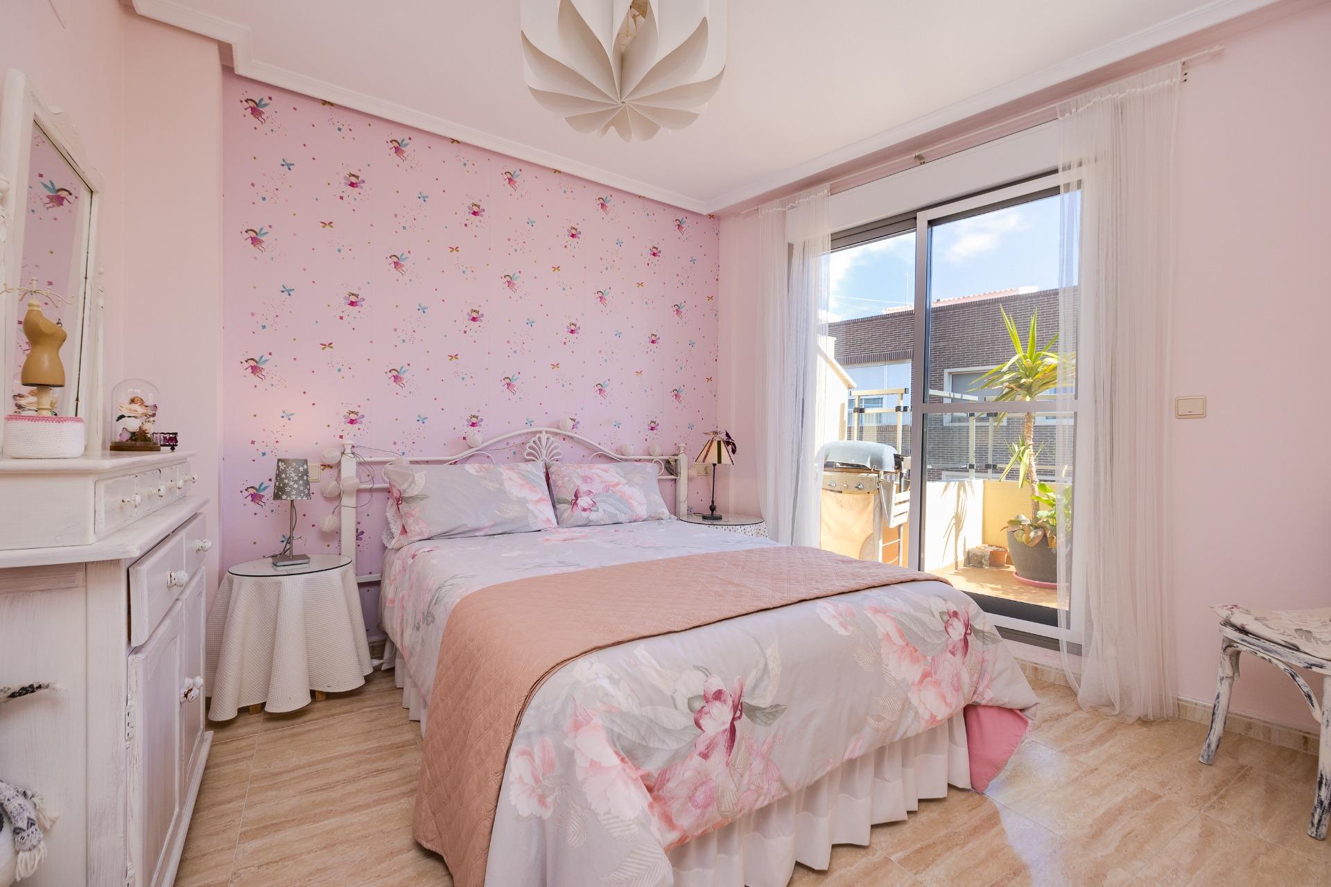 2 Bed, 1 Bath, ApartmentFor Sale, Torrevieja, Alicante