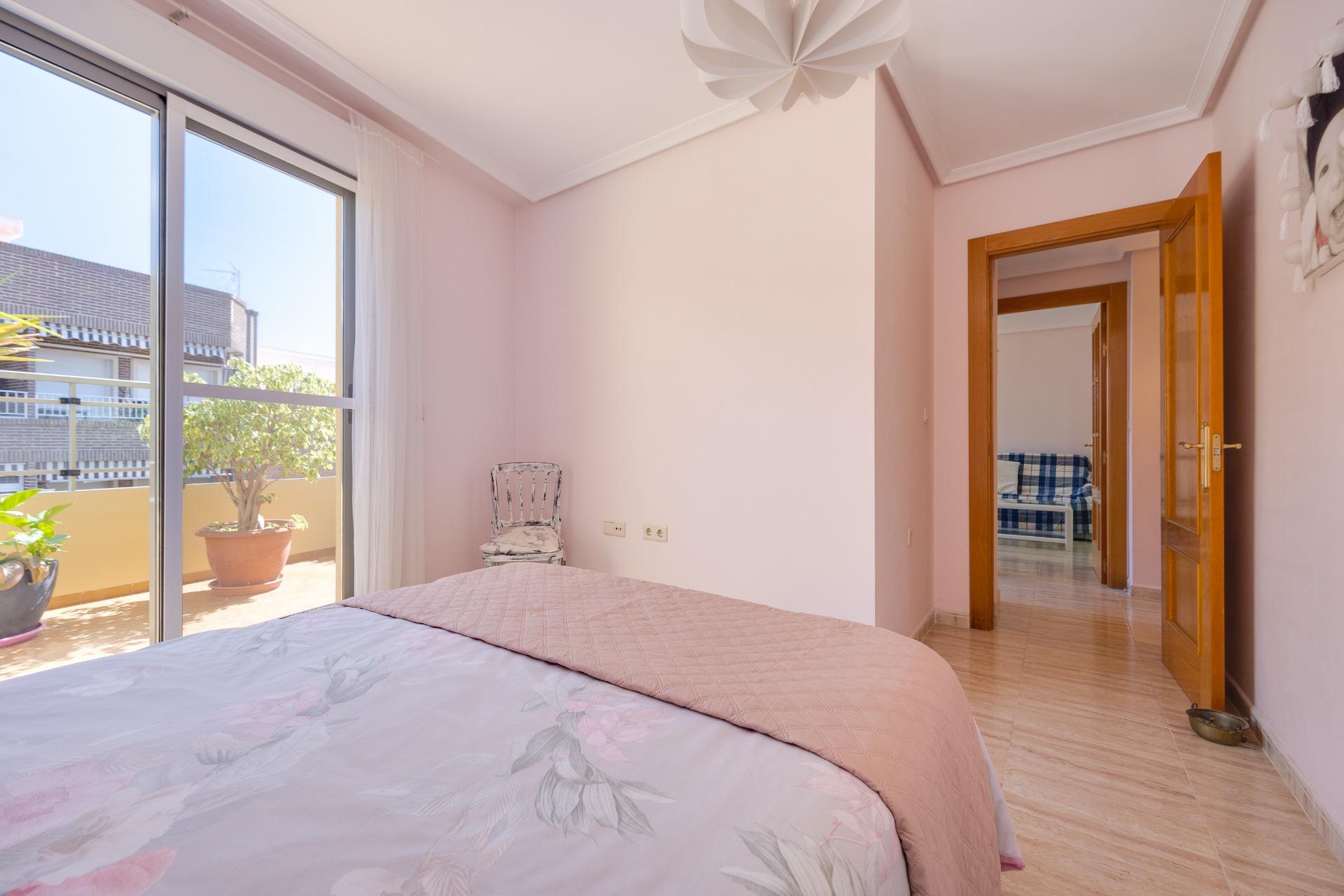 2 Bed, 1 Bath, ApartmentFor Sale, Torrevieja, Alicante